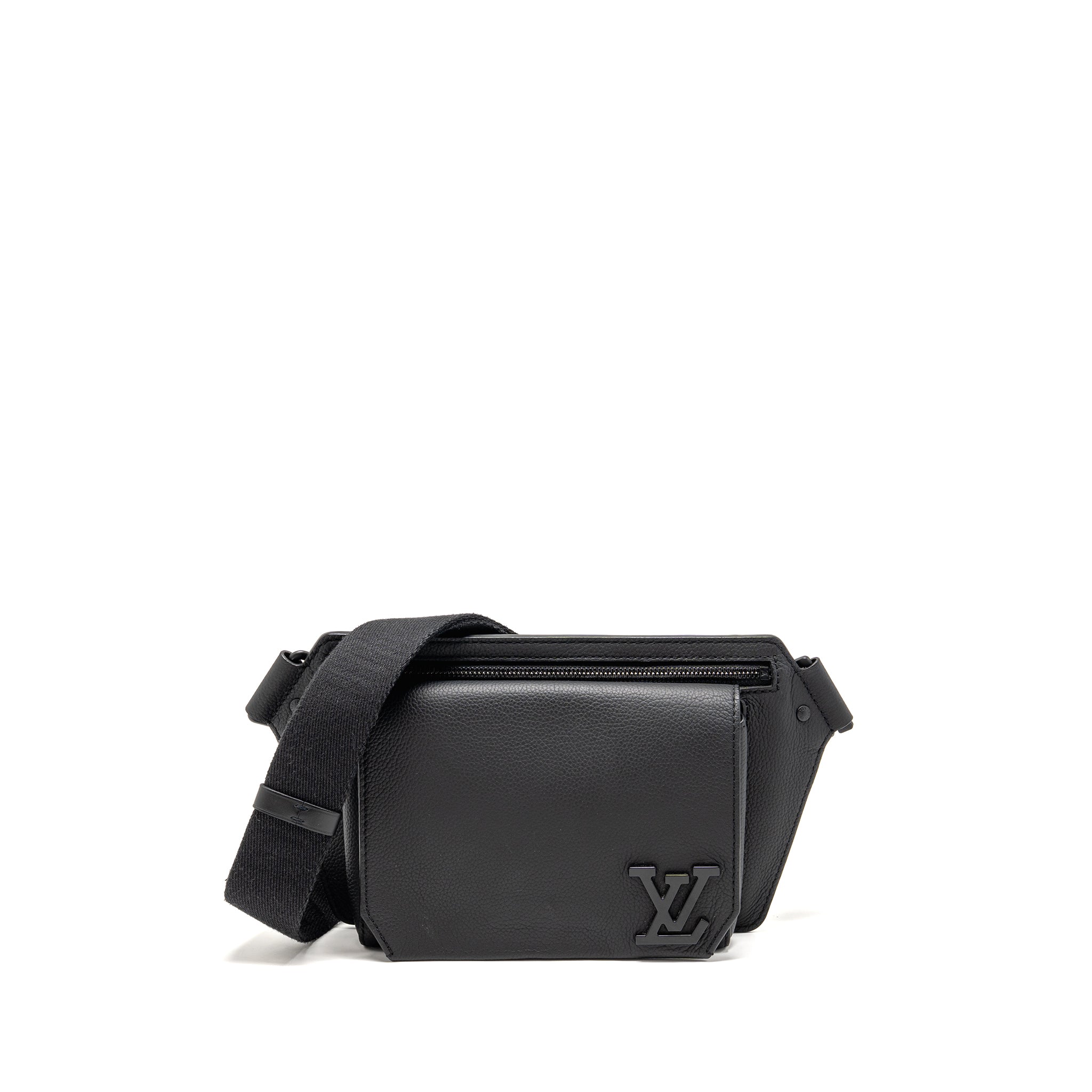 AAA Replica Louis Vuitton LV AEROGRAM TAKEOFF SLING BLACK GRAINED CALFSKIN BLACK HARDWARE
