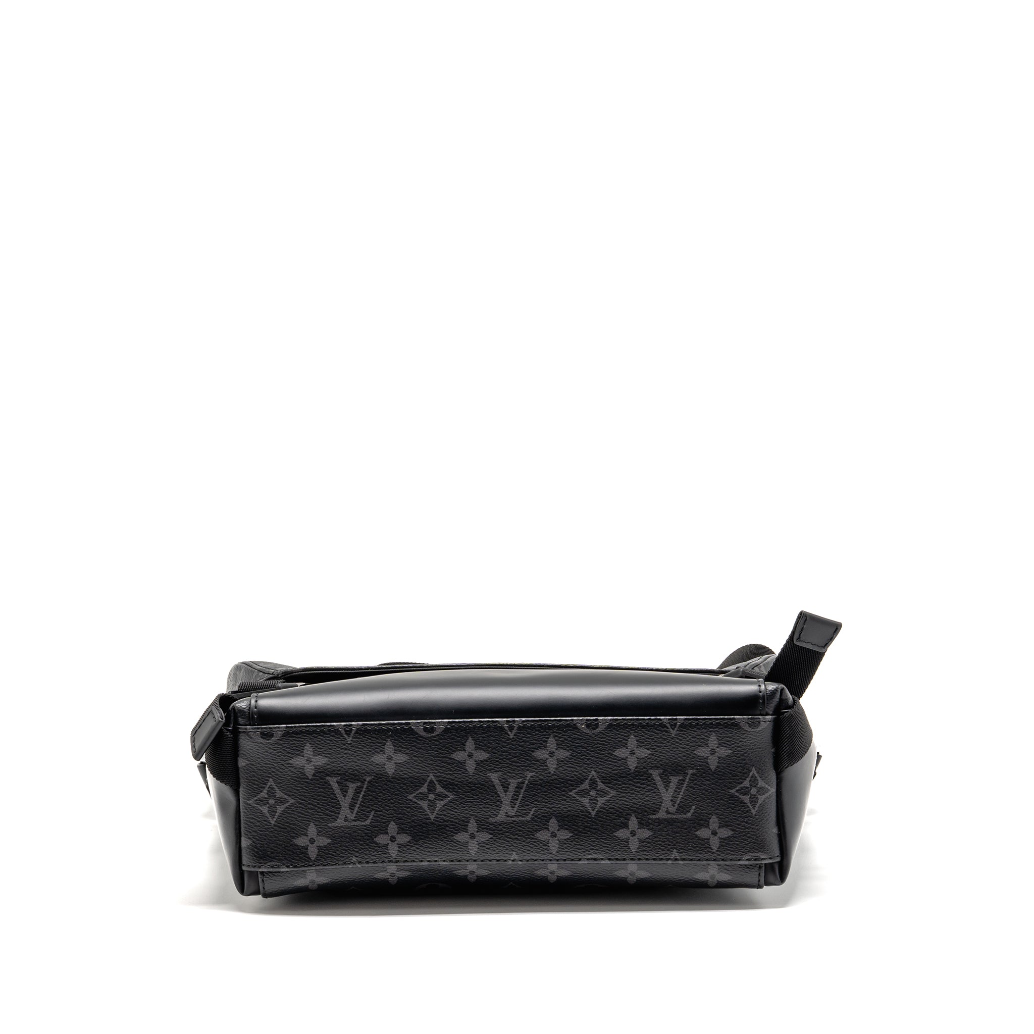 AAA Replica Louis Vuitton LV MESSENGER VOYAGER PM MONOGRAM CANVAS BLACK SHW
