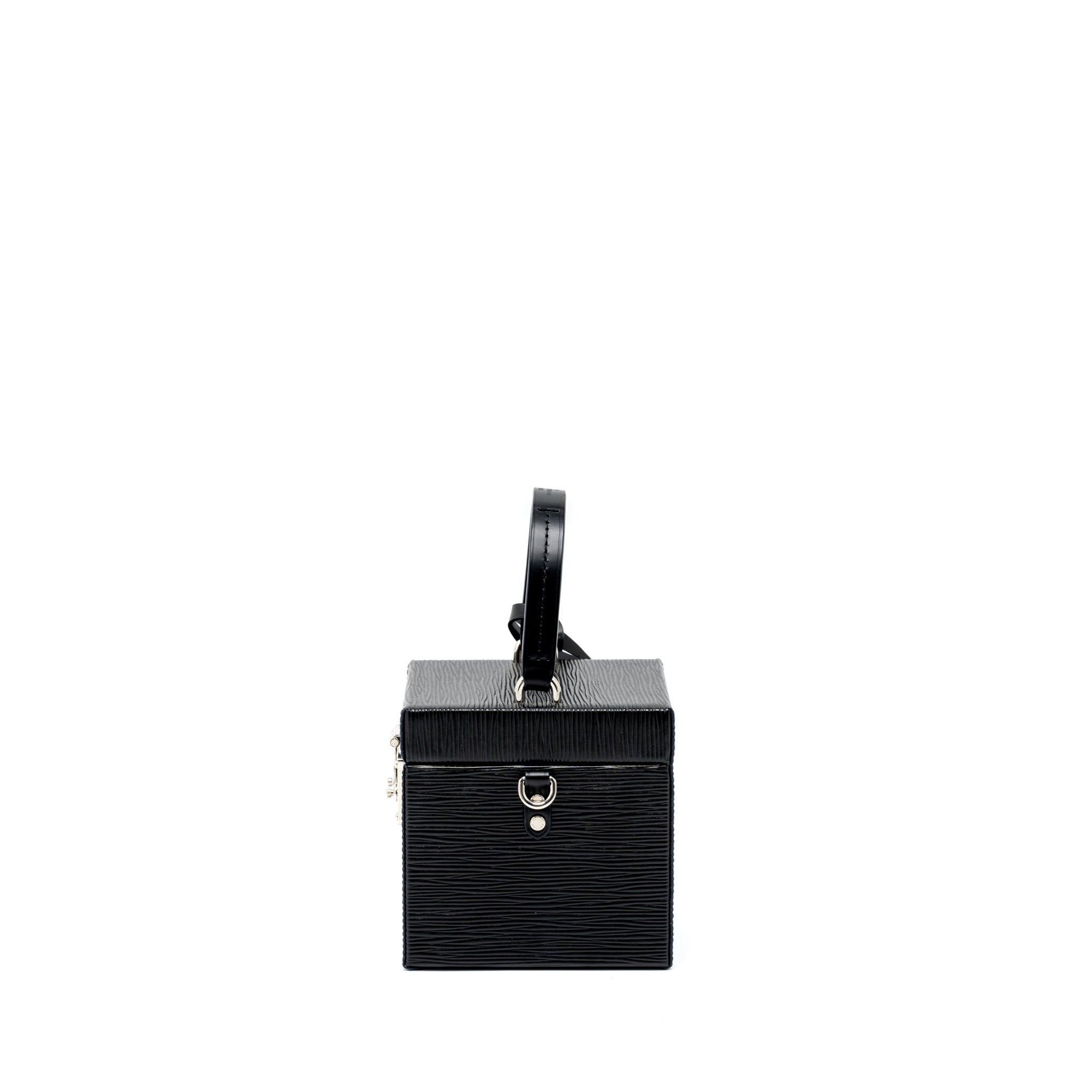 AAA Replica Louis Vuitton LV BLEECKER BOX BAG EPI BLACK SHW