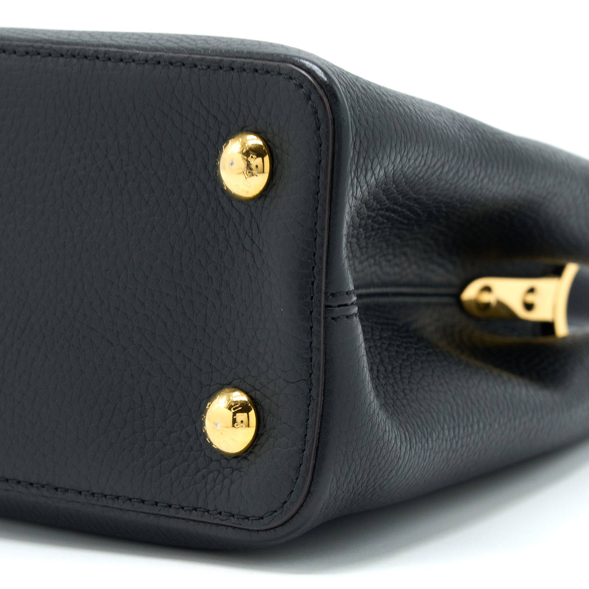 AAA Replica Louis Vuitton LV CAPUCINES MM TAURILLON BLACK GHW