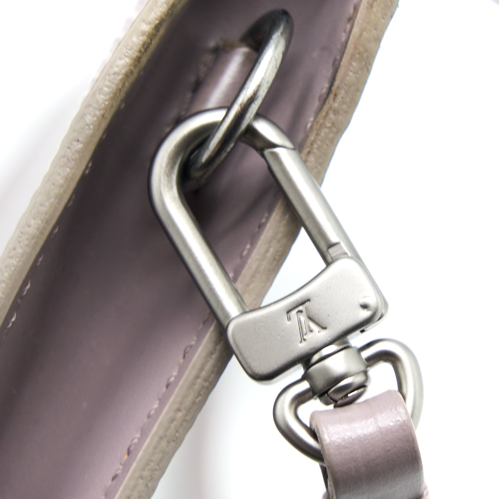 AAA Replica Louis Vuitton LV VINTAGE POCHETTE EPI LIGHT PURPLE BRUSHED SHW