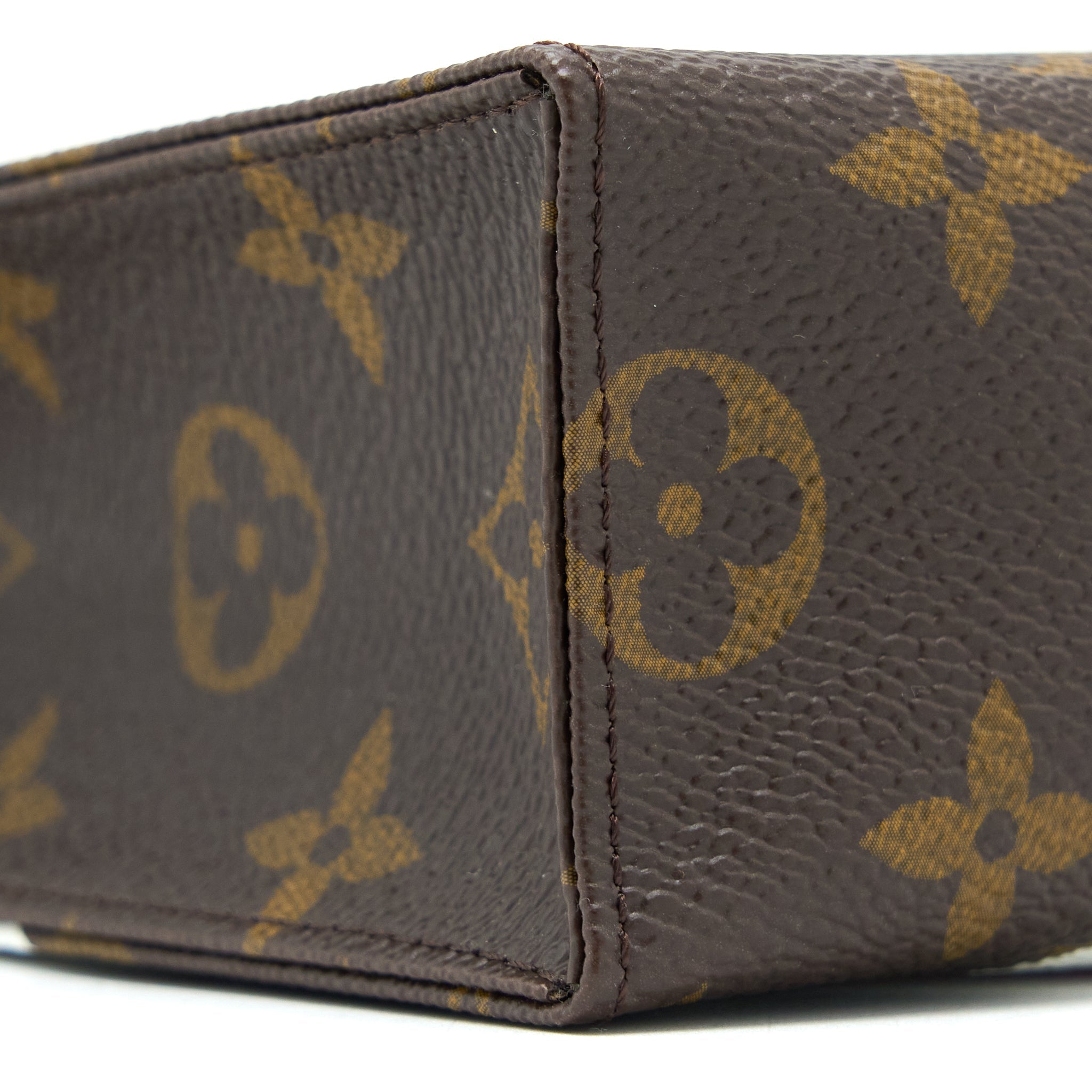 AAA Replica Louis Vuitton LV TOILETRY POCHETTE 26 GAME ON HEART MONOGRAM CANVAS GHW