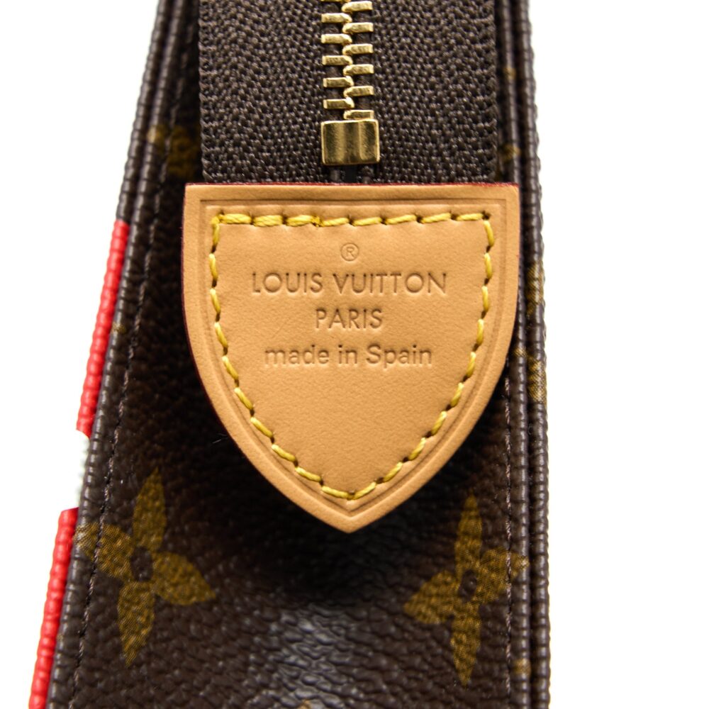 AAA Replica Louis Vuitton LV TOILETRY POCHETTE 26 GAME ON HEART MONOGRAM CANVAS GHW