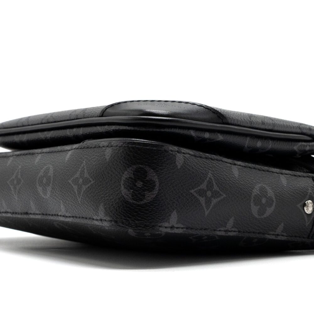 AAA Replica Louis Vuitton LV TRIO MESSENGER BAG MONOGRAM ECLIPSE SHW