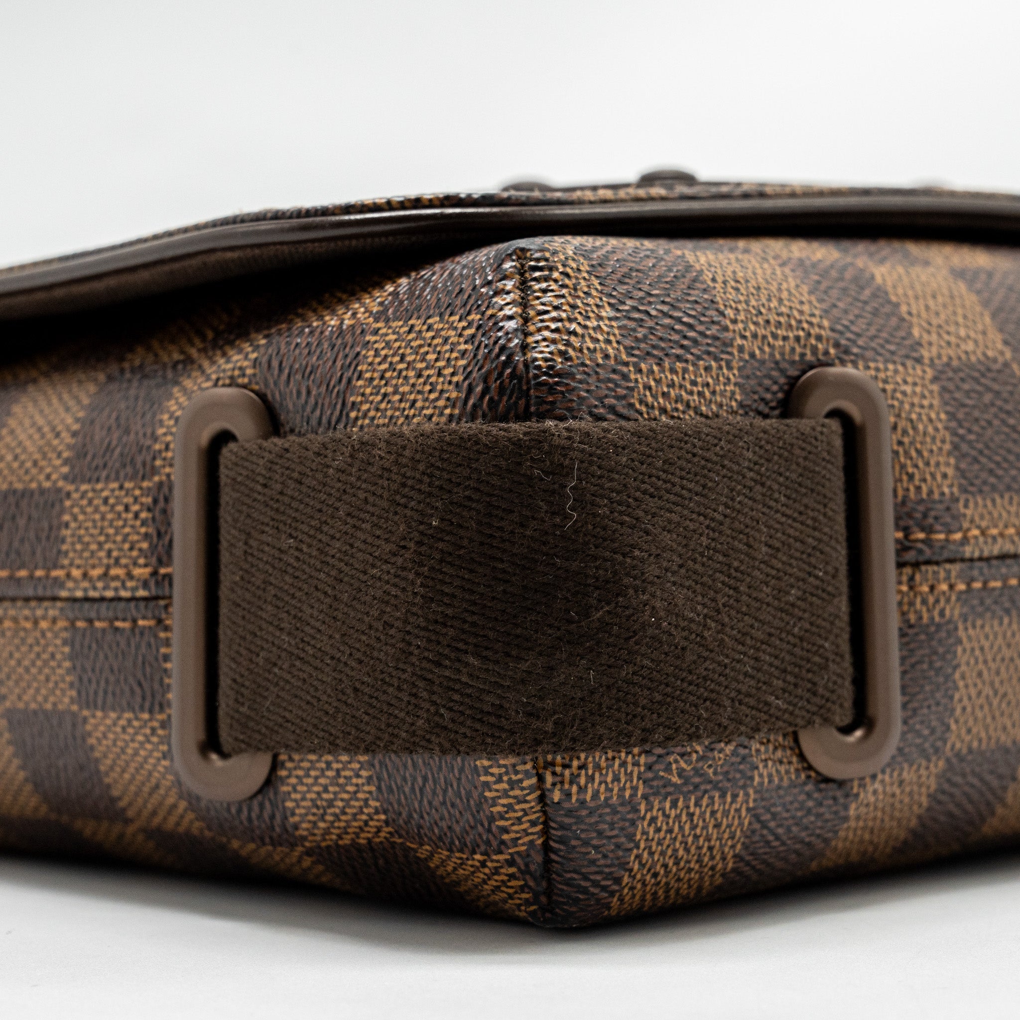 AAA Replica Louis Vuitton LV BROOKLYN PM MESSENGER BAG DAMIER EBENE CANVAS BROWN HARDWARE