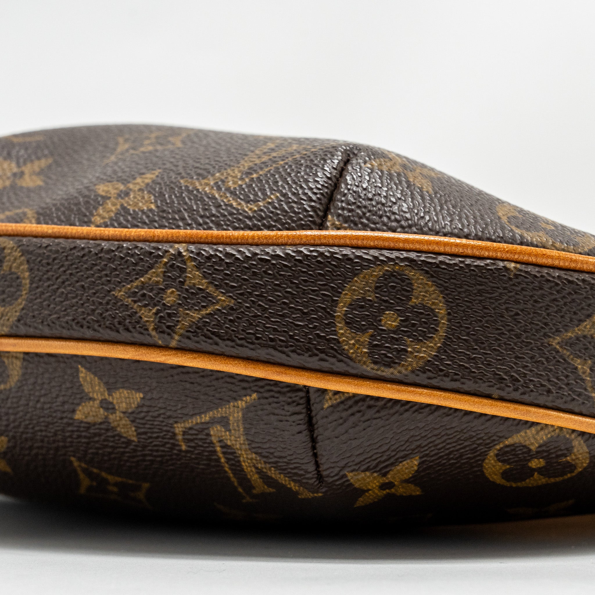 AAA Replica Louis Vuitton LV CROISSANT BAG MONOGRAM CANVAS GHW