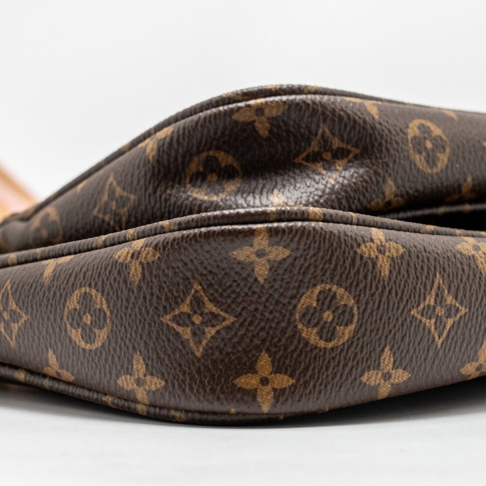 AAA Replica Louis Vuitton LV MULTI POCHETTE ACCESSORIES MONOGRAM CANVAS GHW