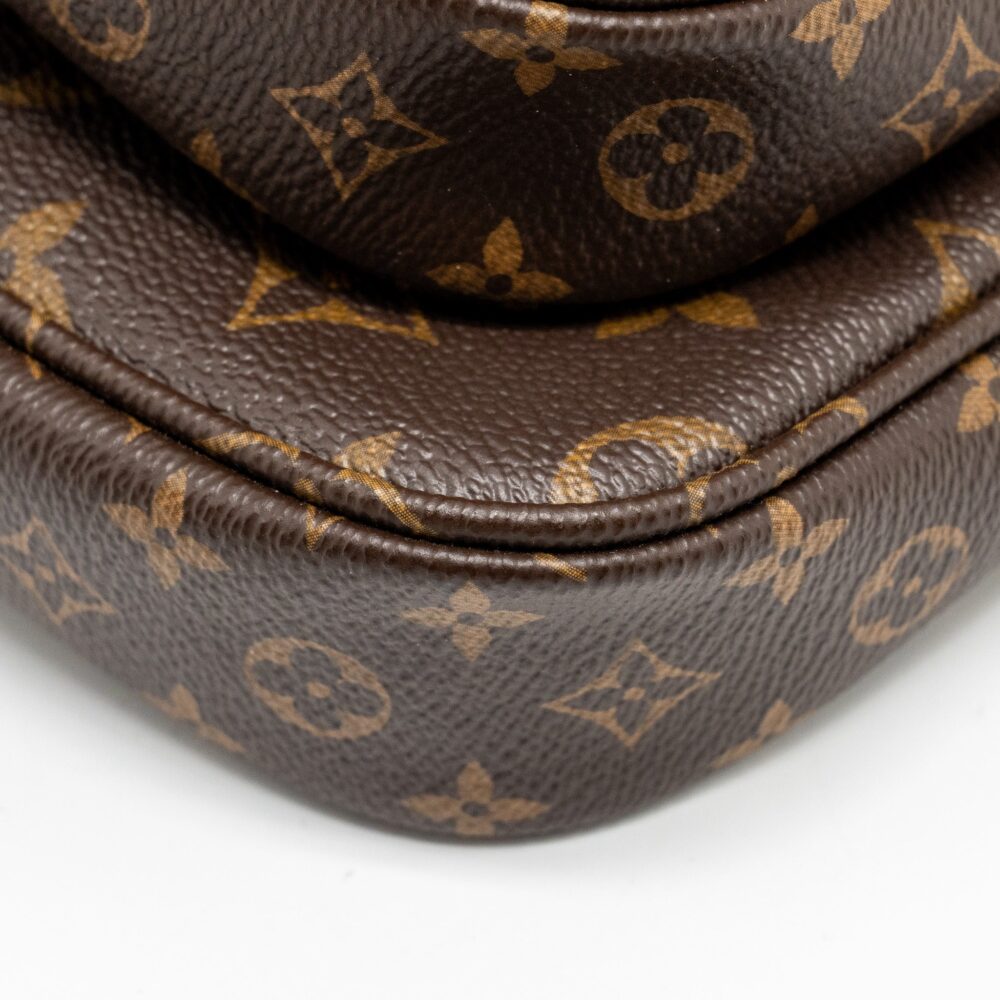 AAA Replica Louis Vuitton LV MULTI POCHETTE ACCESSORIES MONOGRAM CANVAS GHW