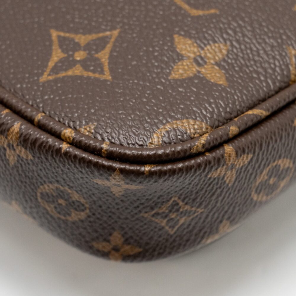 AAA Replica Louis Vuitton LV MULTI POCHETTE ACCESSORIES MONOGRAM CANVAS GHW
