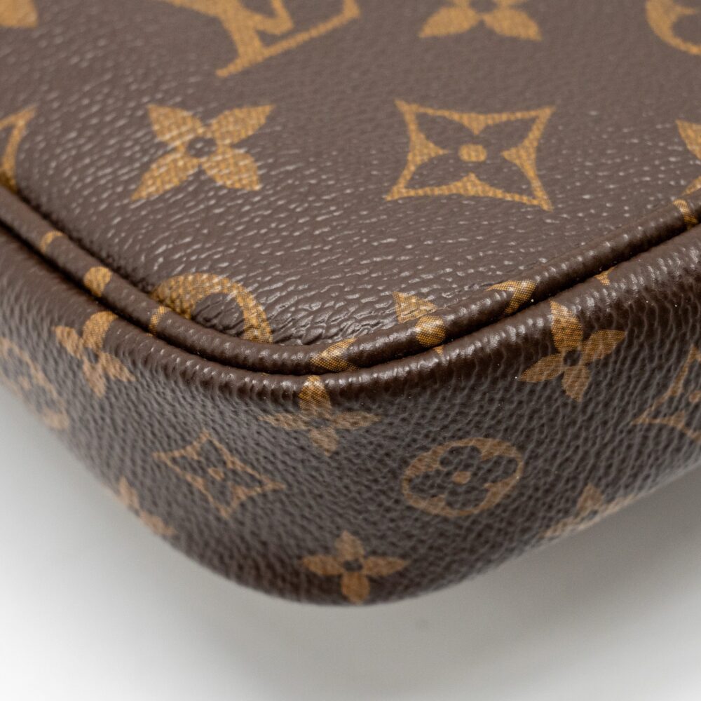 AAA Replica Louis Vuitton LV MULTI POCHETTE ACCESSORIES MONOGRAM CANVAS GHW