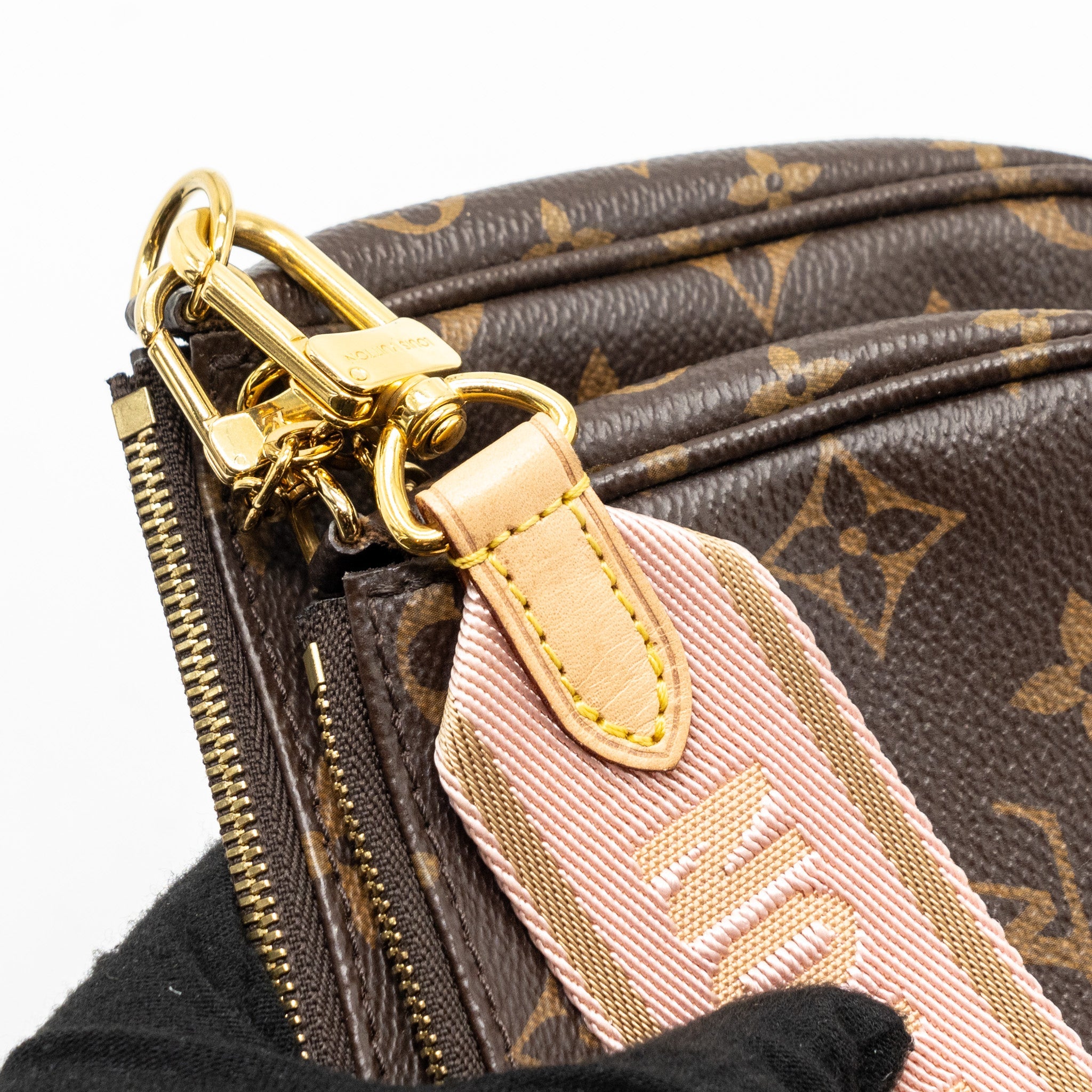 AAA Replica Louis Vuitton LV MULTI POCHETTE ROSE CLAIR STRAP MONOGRAM CANVAS GHW