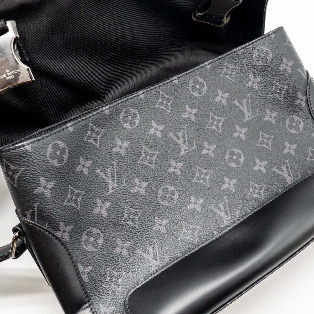 AAA Replica Louis Vuitton LV MESSENGER VOYAGER PM MONOGRAM CANVAS BLACK SHW