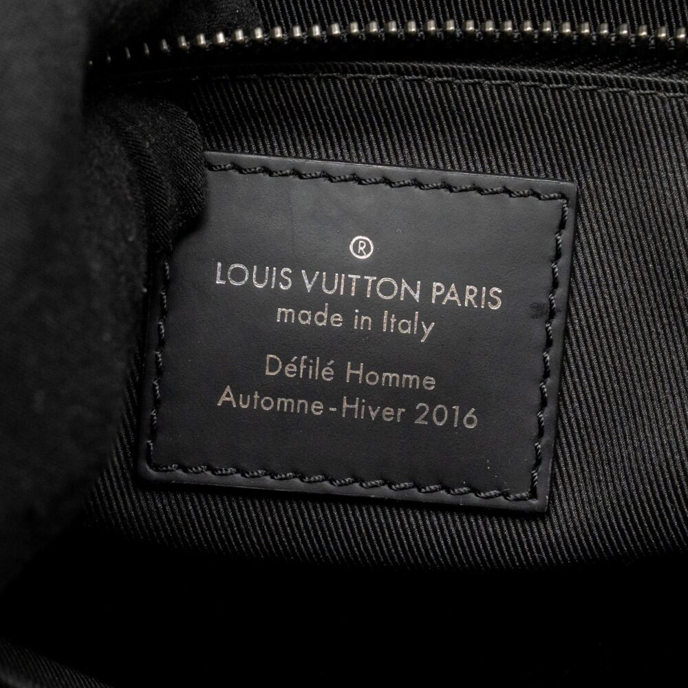 AAA Replica Louis Vuitton LV MESSENGER VOYAGER PM MONOGRAM CANVAS BLACK SHW