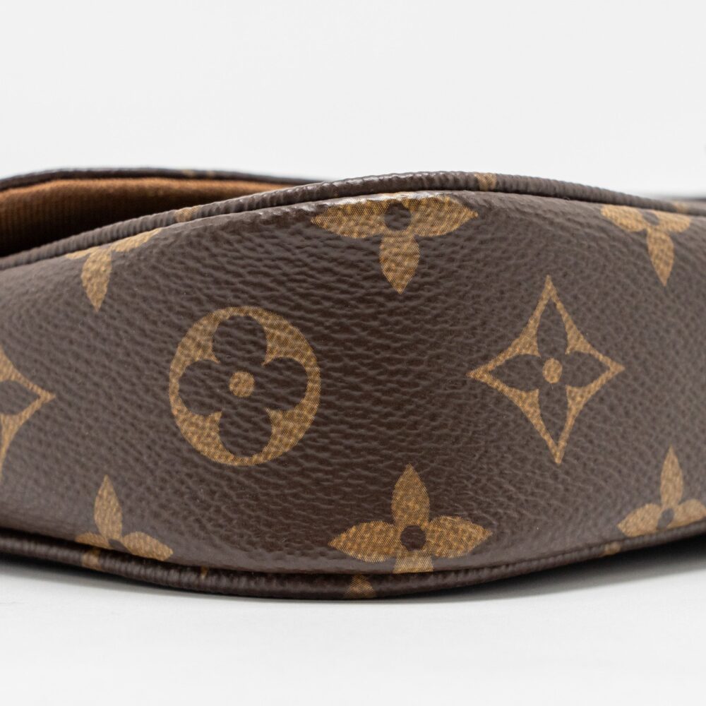 AAA Replica Louis Vuitton LV IVY WALLET ON CHAIN MONOGRAM CANVAS GHW