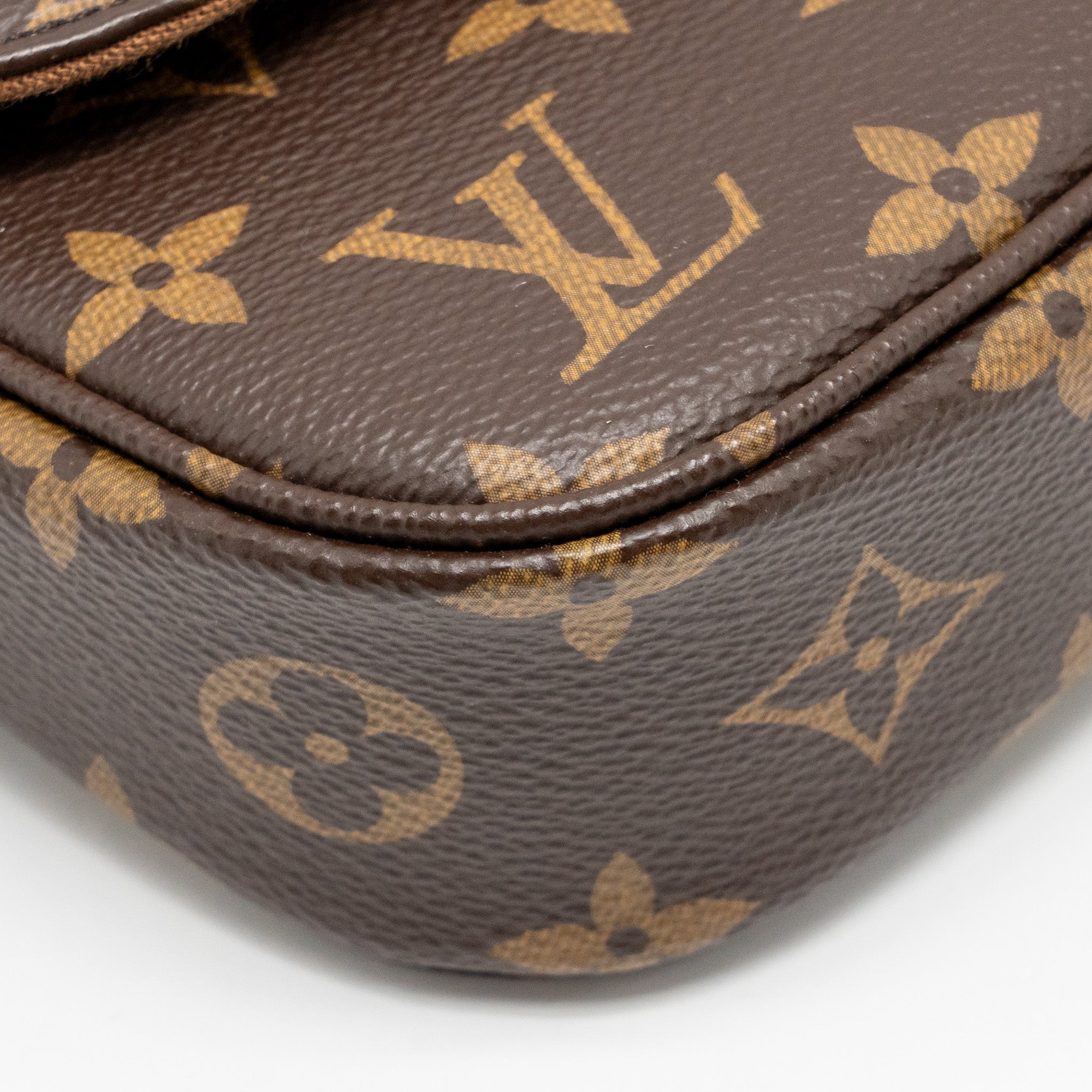 AAA Replica Louis Vuitton LV IVY WALLET ON CHAIN MONOGRAM CANVAS GHW