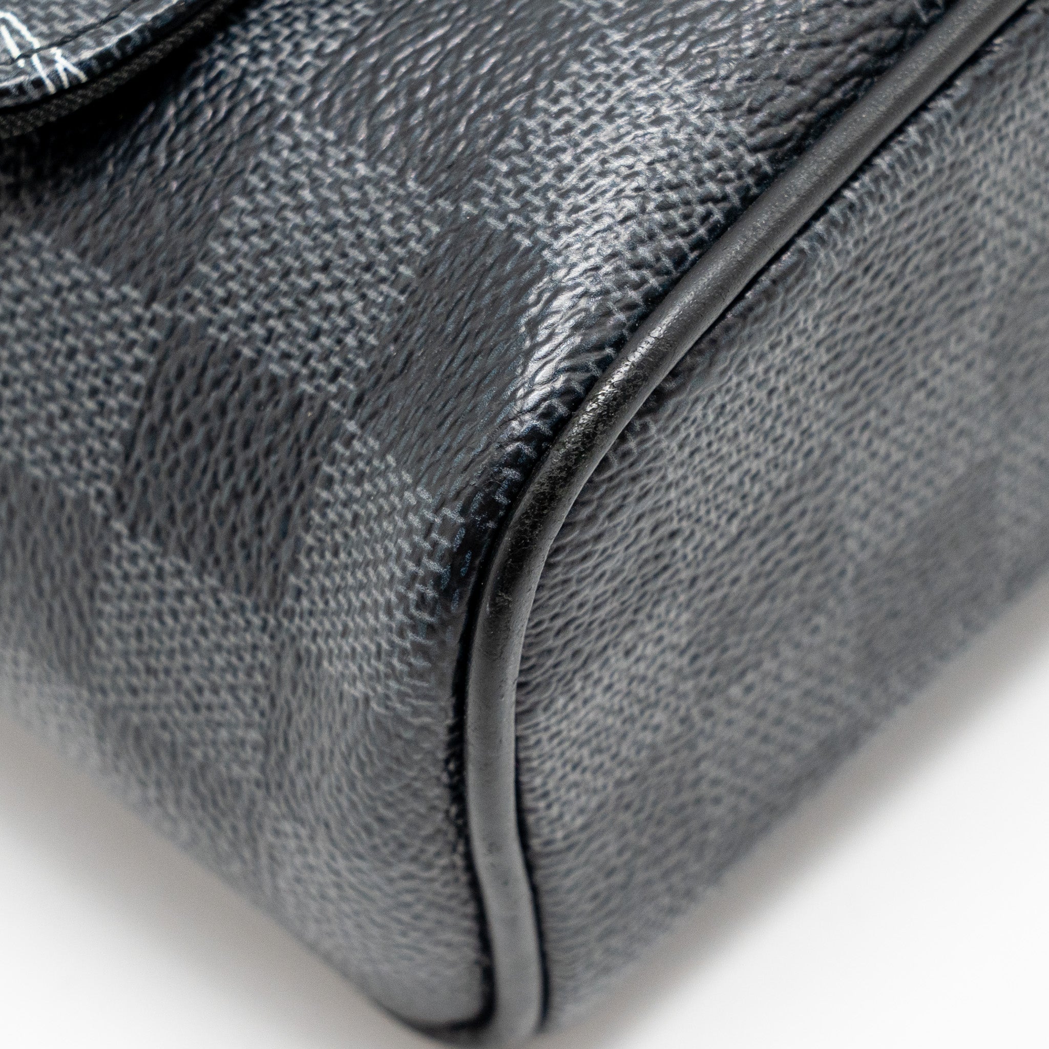 AAA Replica Louis Vuitton LV WORLD MAP DISTRICT MESSENGER BAG DAMIER GRAPHITE CANVAS SHW