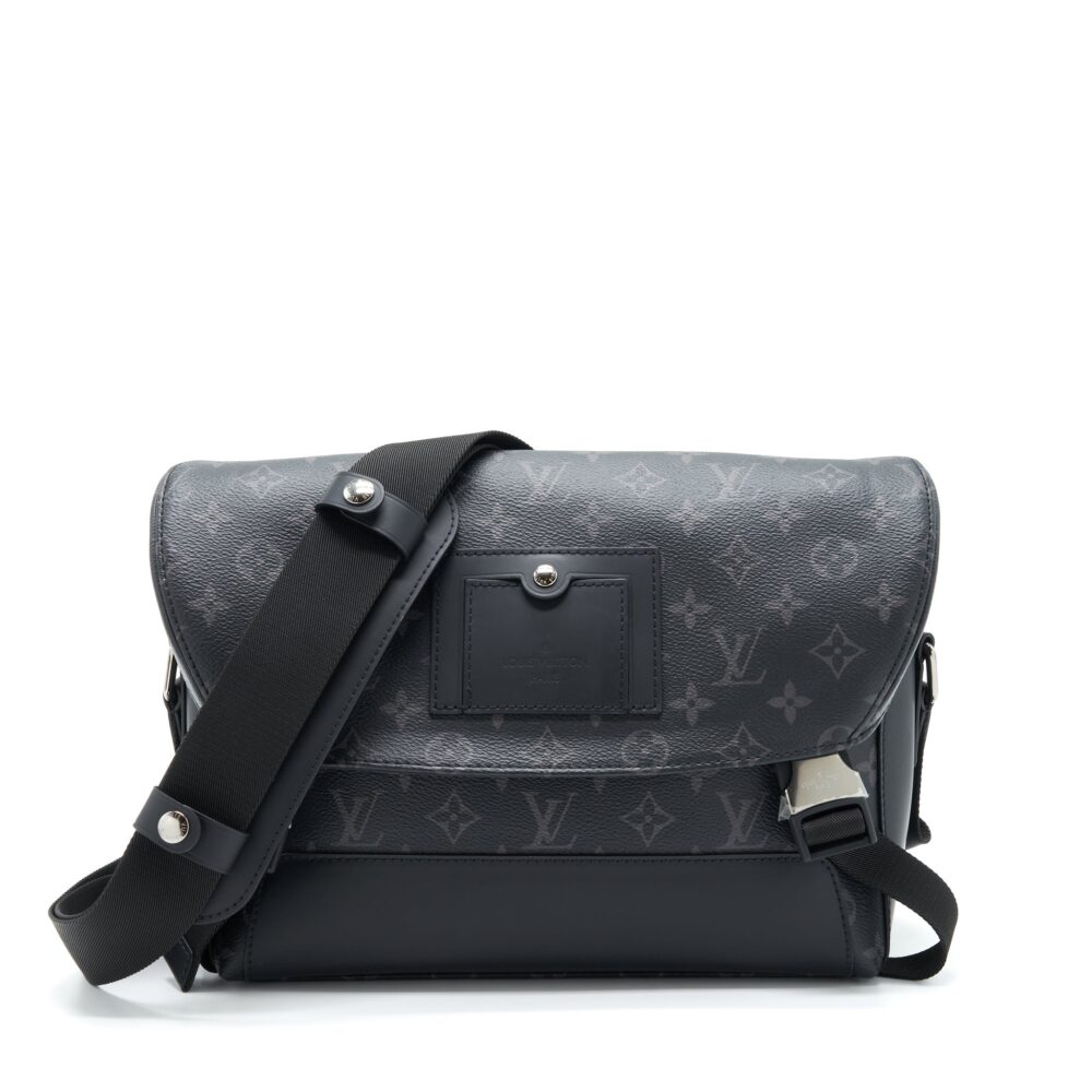 AAA Replica Louis Vuitton LV ECLIPSE VOYAGER MESSENGER BAG MONOGRAM CANVAS BLACK YEAR 2020