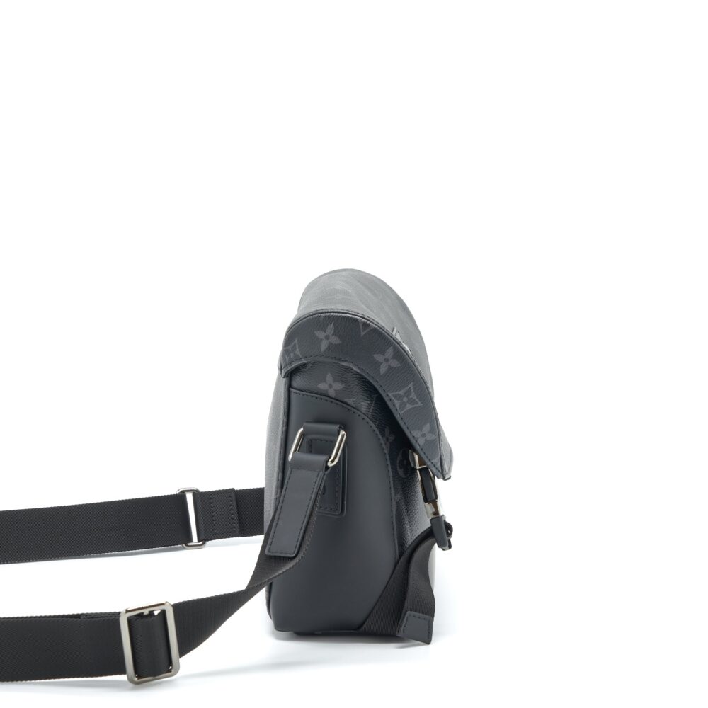 AAA Replica Louis Vuitton LV ECLIPSE VOYAGER MESSENGER BAG MONOGRAM CANVAS BLACK YEAR 2020