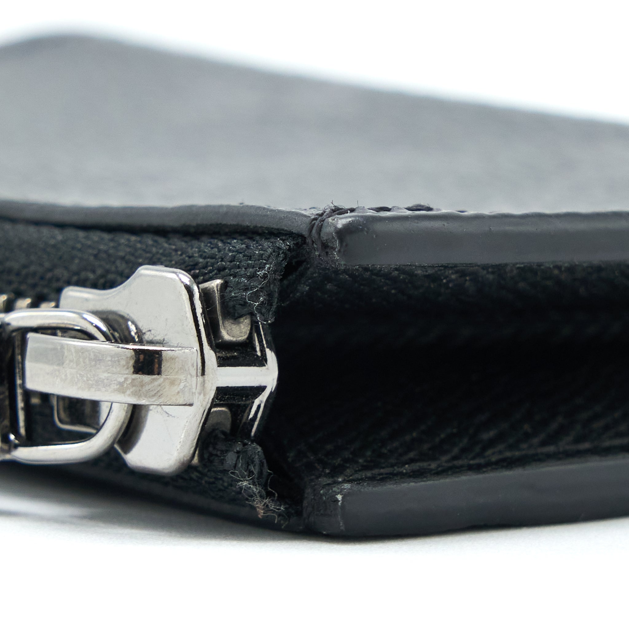 AAA Replica Louis Vuitton LV ZIP CARDHOLDER MONOGRAM ECLIPSE CANVAS SHW