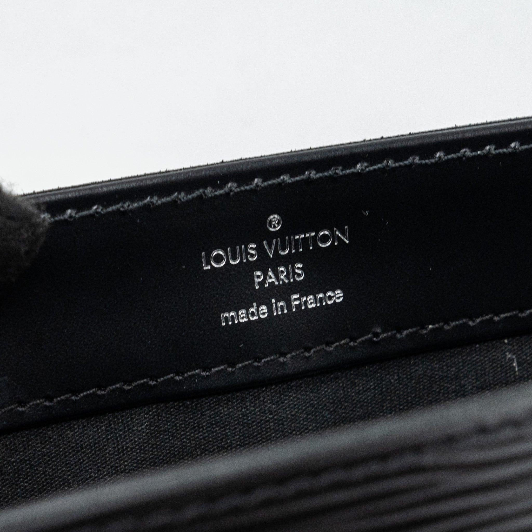 AAA Replica Louis Vuitton LV BAGATELLE PM EPI BLACK SHW