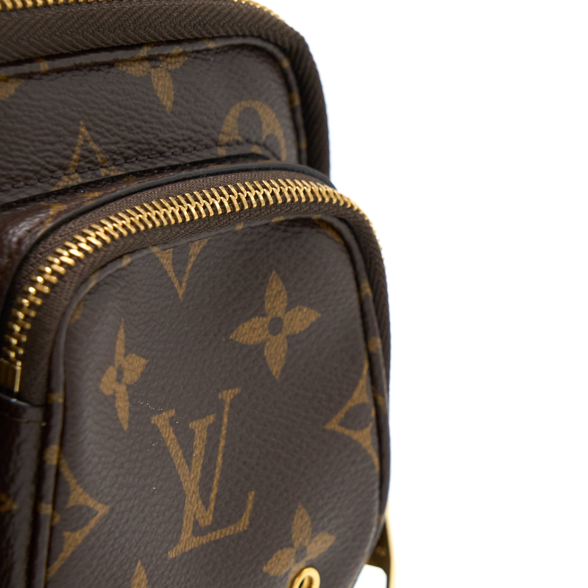 AAA Replica Louis Vuitton LV UTILITY CROSSBODY BAG MONOGRAM CANVAS GHW