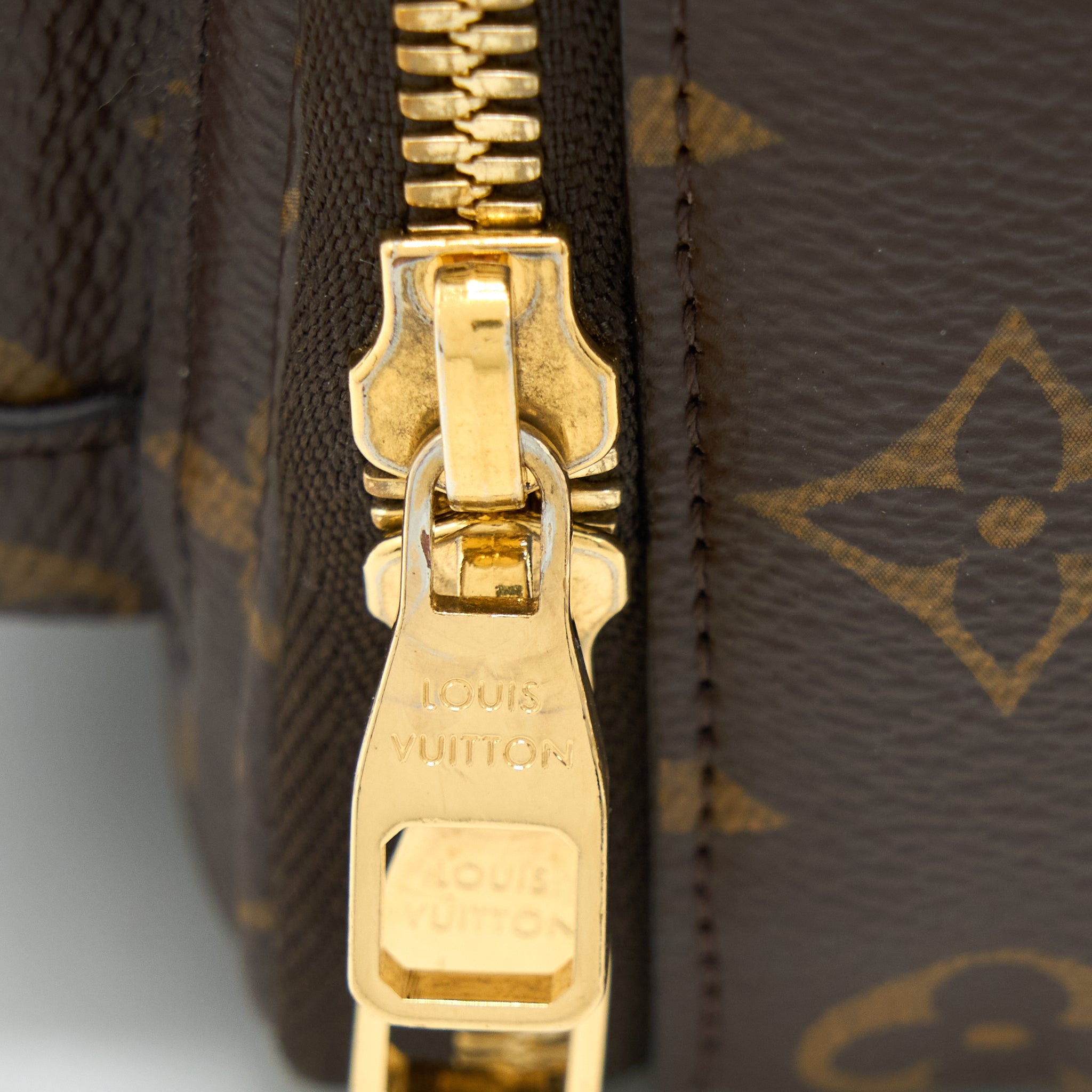 AAA Replica Louis Vuitton LV UTILITY CROSSBODY BAG MONOGRAM CANVAS GHW