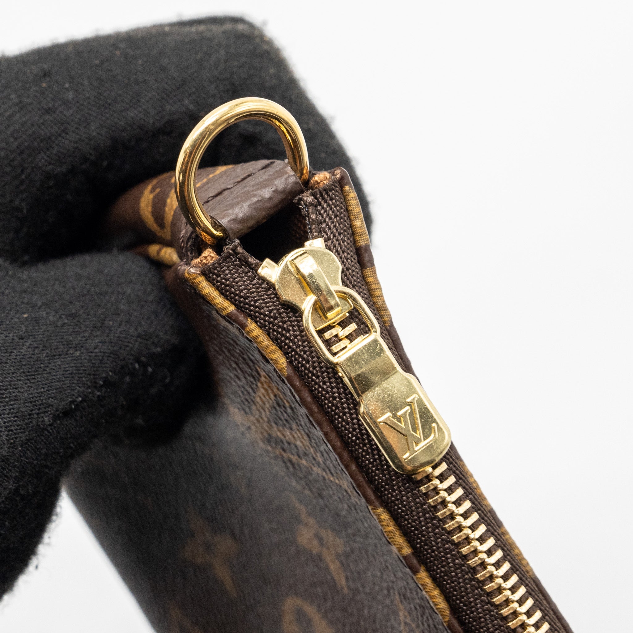 AAA Replica Louis Vuitton LV POCHETTE ACCESSORIES MONOGRAM CANVAS GHW