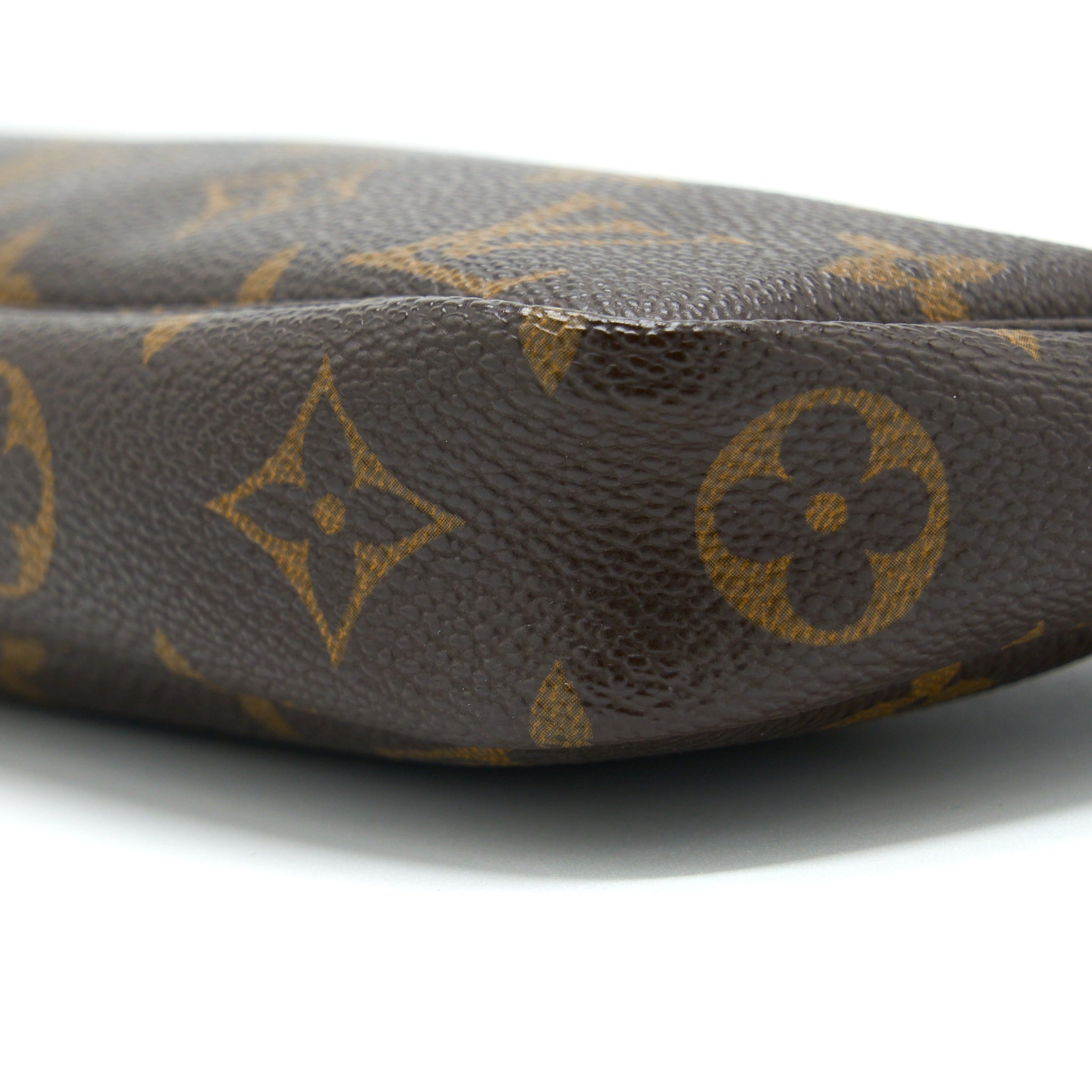 AAA Replica Louis Vuitton LV POCHETTE ACCESSORIES MONOGRAM CANVAS GHW
