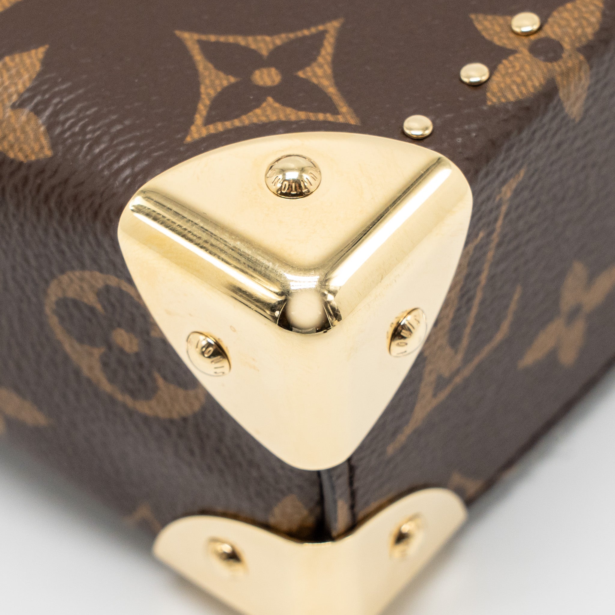 AAA Replica Louis Vuitton LV TOP HANDLE CAMERA BOX MONOGRAM REVERSE CANVAS GHW M82465