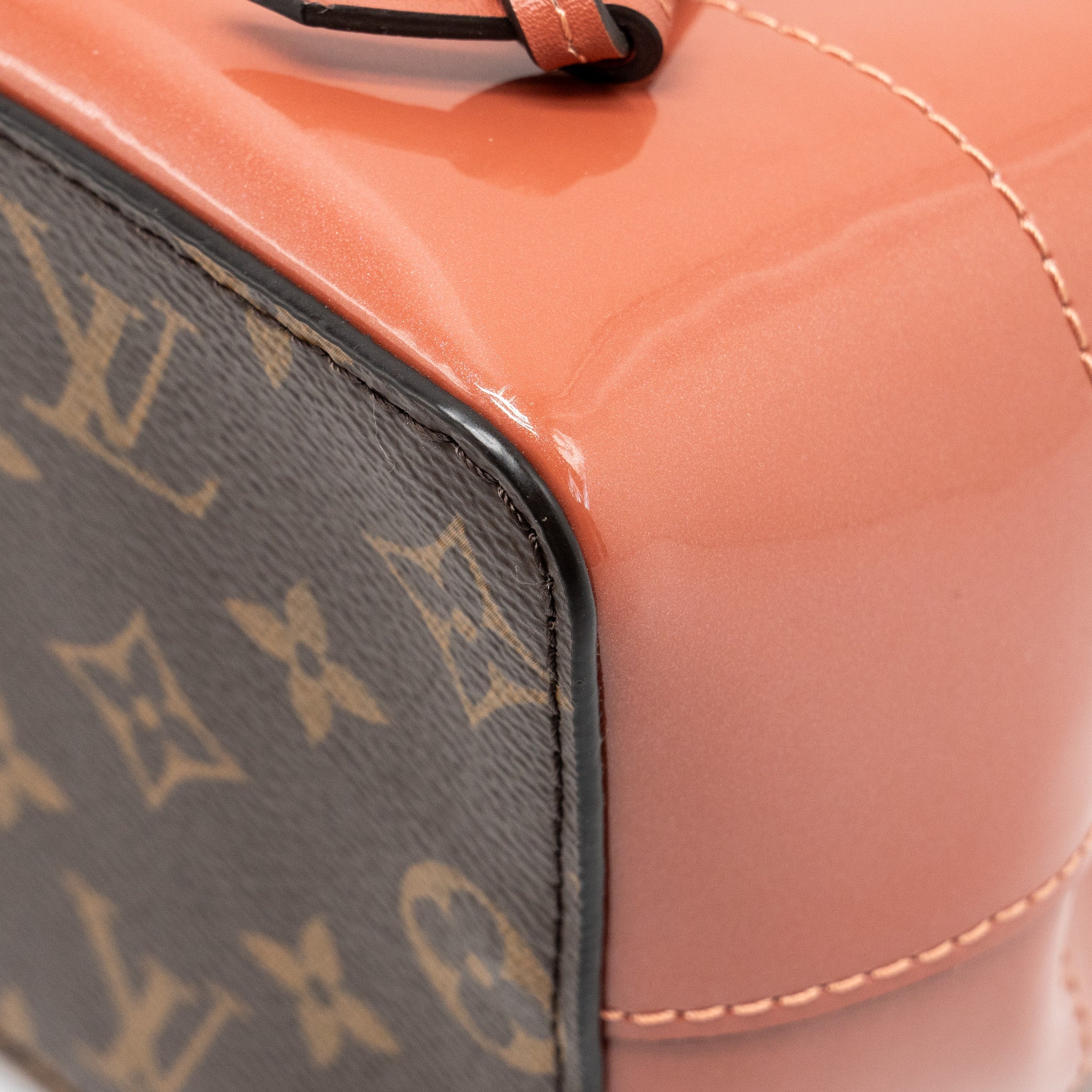 AAA Replica Louis Vuitton LV HOT SPRINGS BACKPACK PATENT / MONOGRAM CANVAS PINK GHW