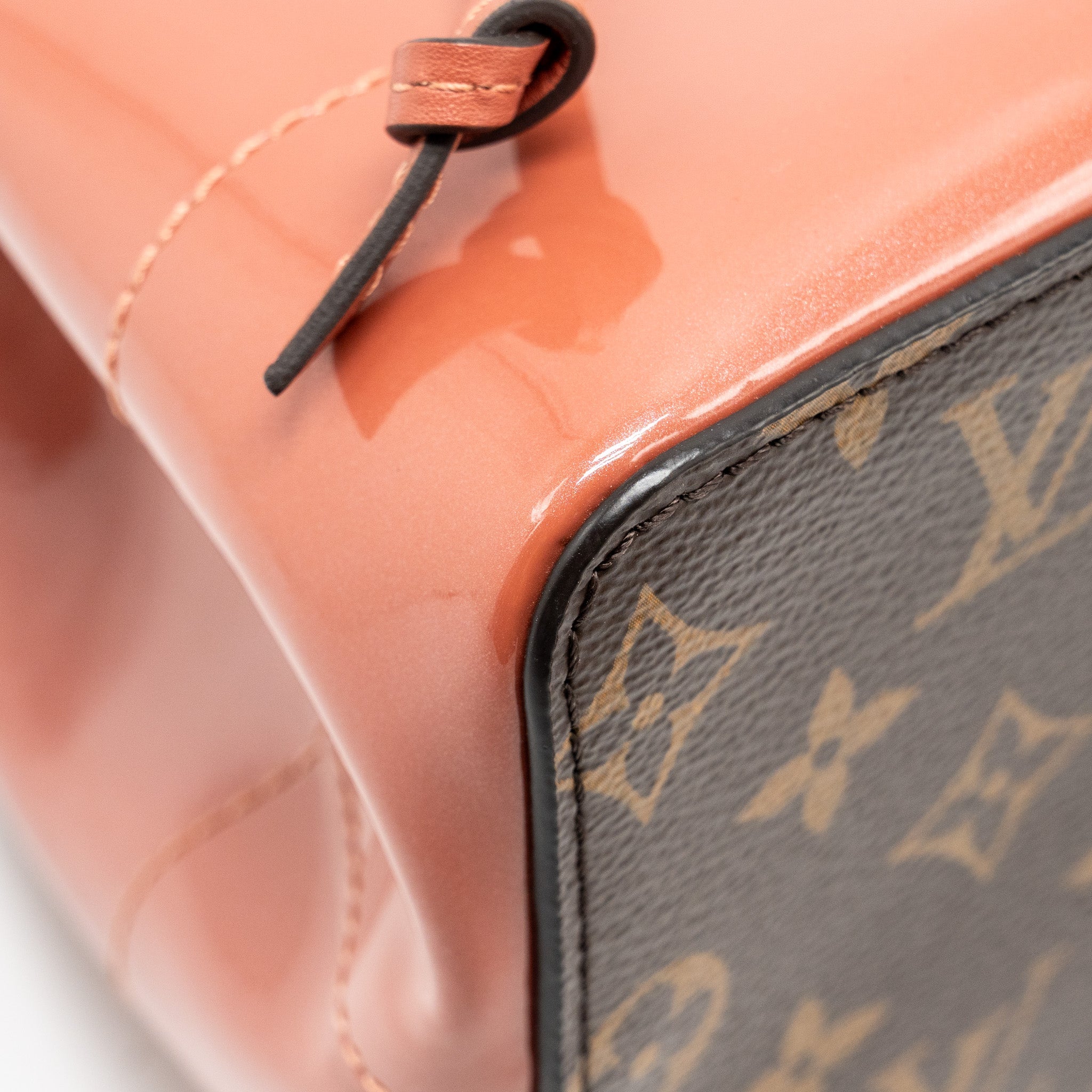 AAA Replica Louis Vuitton LV HOT SPRINGS BACKPACK PATENT / MONOGRAM CANVAS PINK GHW