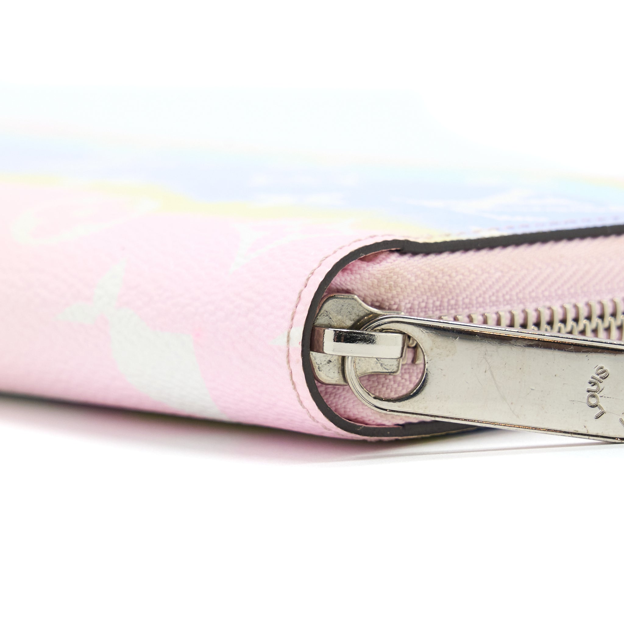 AAA Replica Louis Vuitton LV ESCALE PASTEL ZIPPY LONG WALLET SHW
