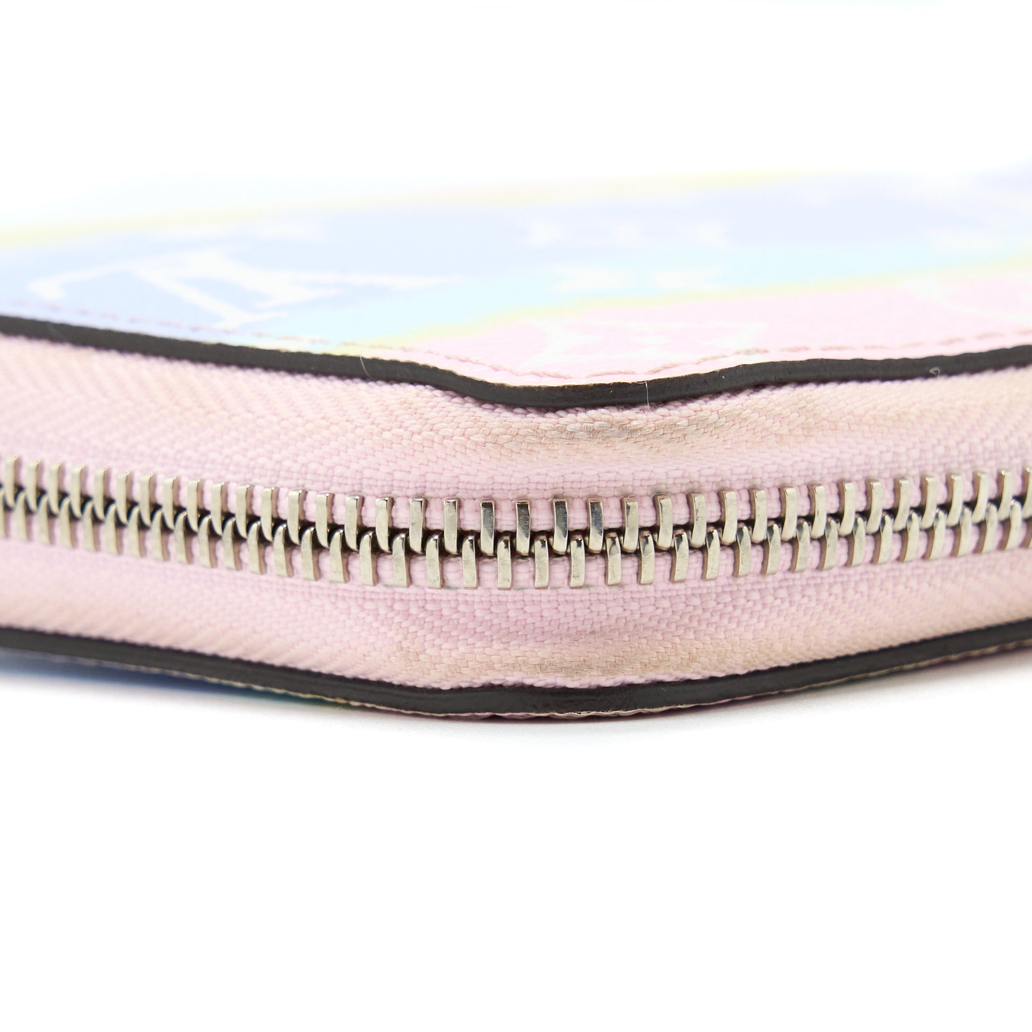 AAA Replica Louis Vuitton LV ESCALE PASTEL ZIPPY LONG WALLET SHW
