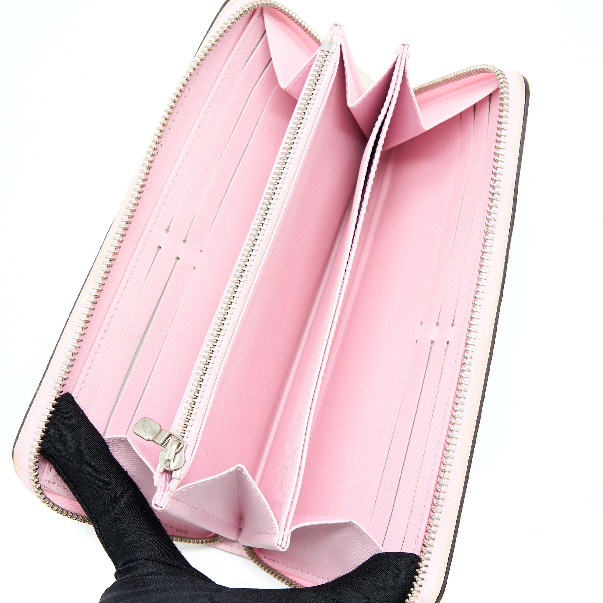 AAA Replica Louis Vuitton LV ESCALE PASTEL ZIPPY LONG WALLET SHW