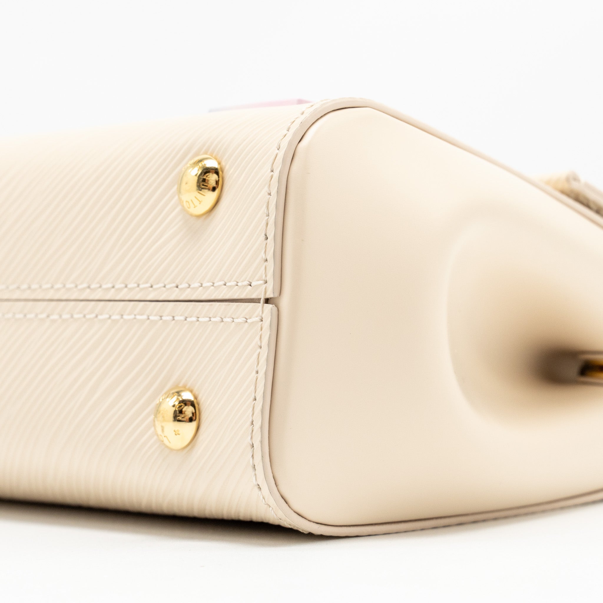 AAA Replica Louis Vuitton LV CLUNNY MINI EPI CREAM WHITE/MULTICOLOUR STRAP SHW
