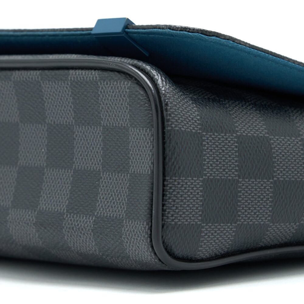 AAA Replica Louis Vuitton LV MESSENGER BAG DAMIER GRAPHITE SHW