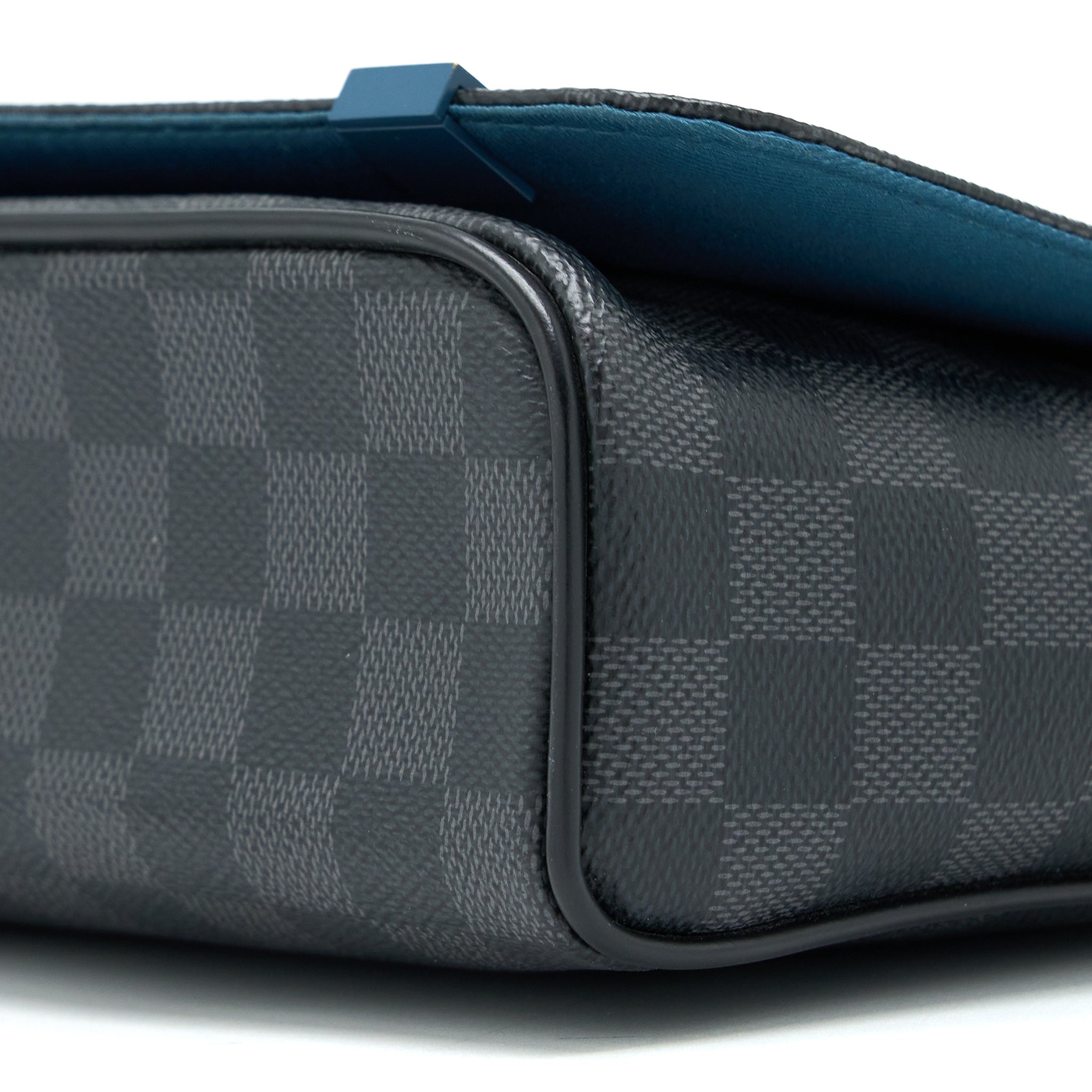 AAA Replica Louis Vuitton LV MESSENGER BAG DAMIER GRAPHITE SHW