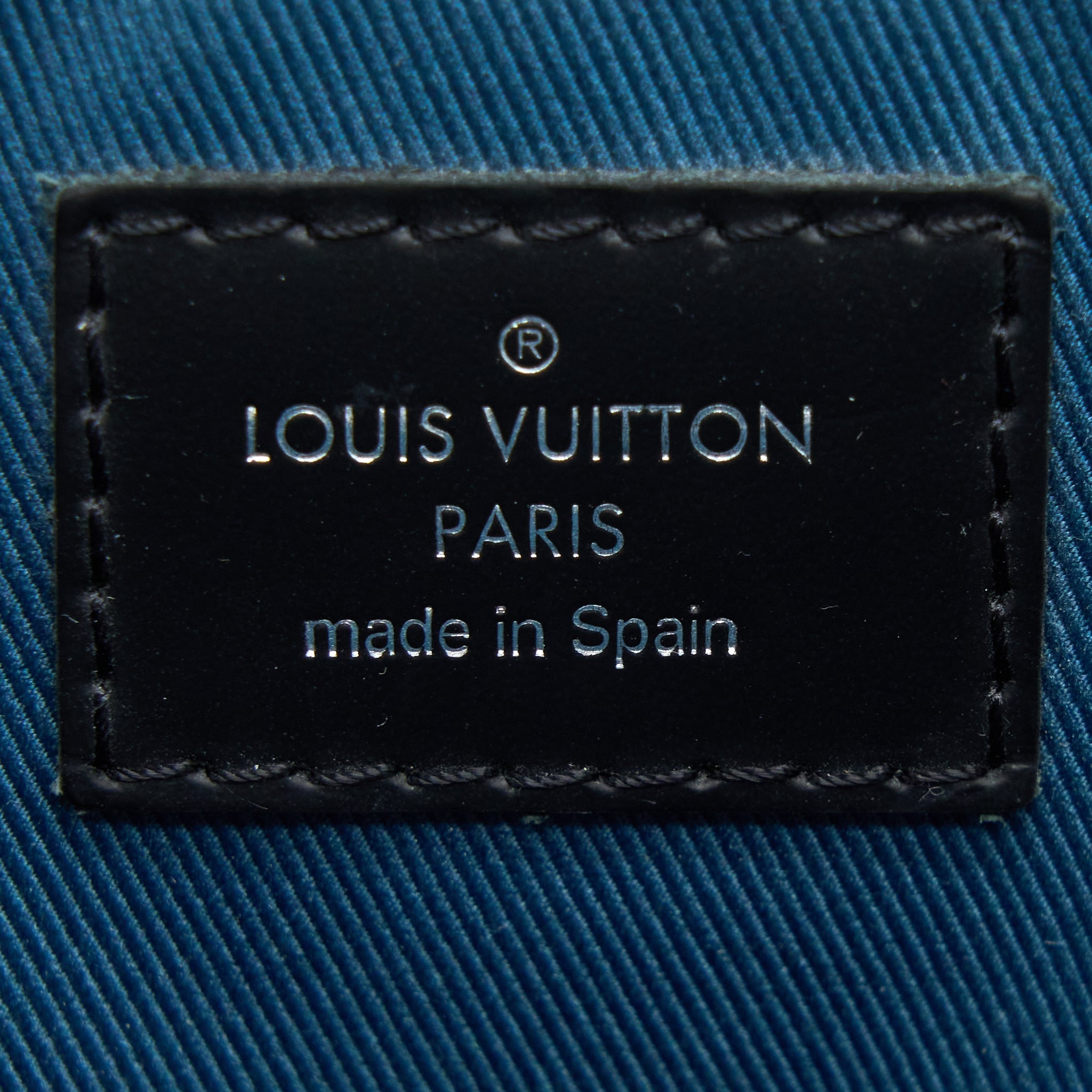 AAA Replica Louis Vuitton LV MESSENGER BAG DAMIER GRAPHITE SHW