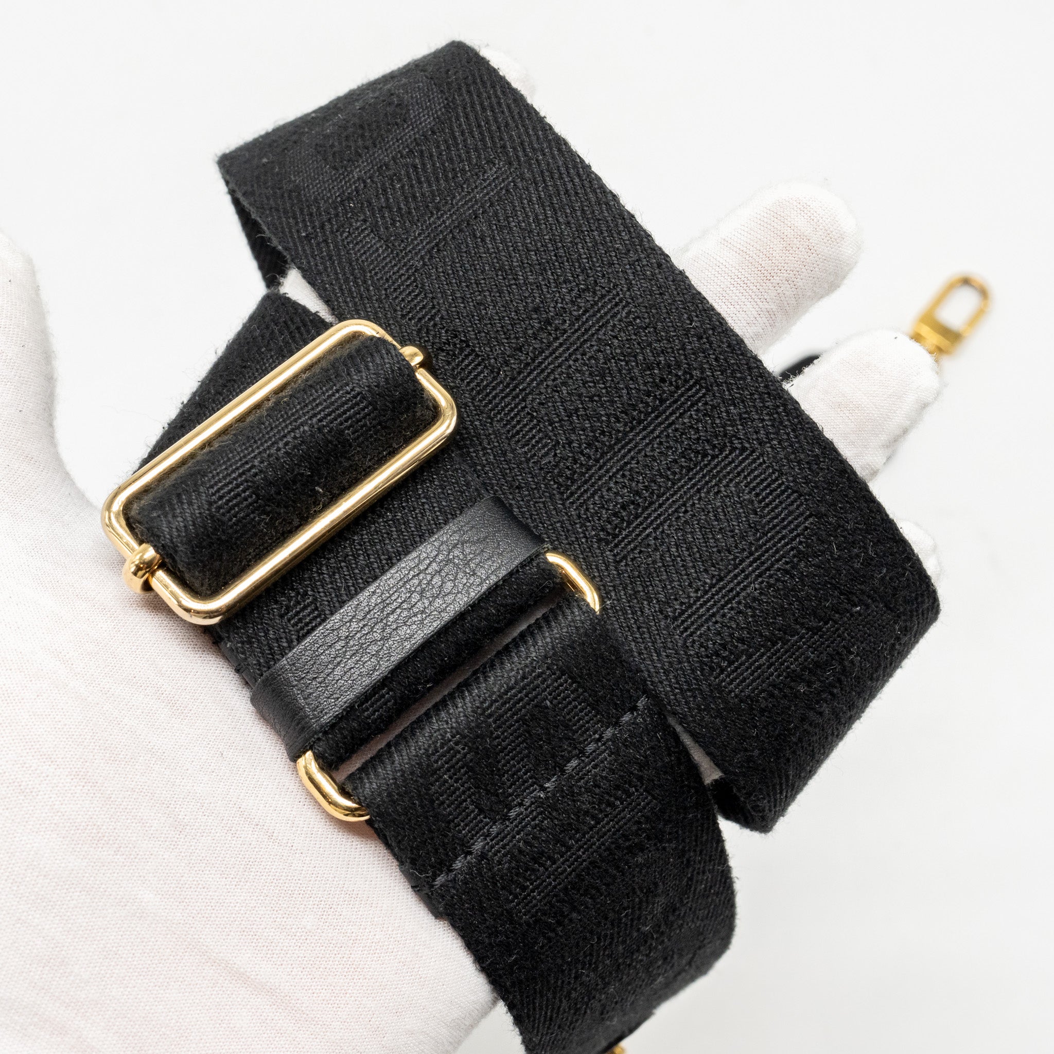 AAA Replica Louis Vuitton LV COUSSIN PM LAMBSKIN BLACK GHW