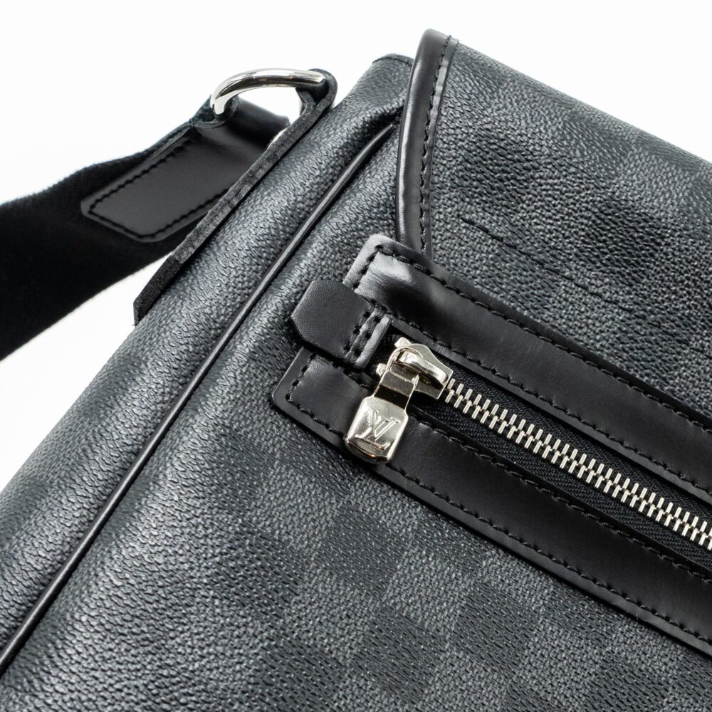 AAA Replica Louis Vuitton LV LARGE MESSANGER BAG DAMIER GRAPHITE CANVAS SHW