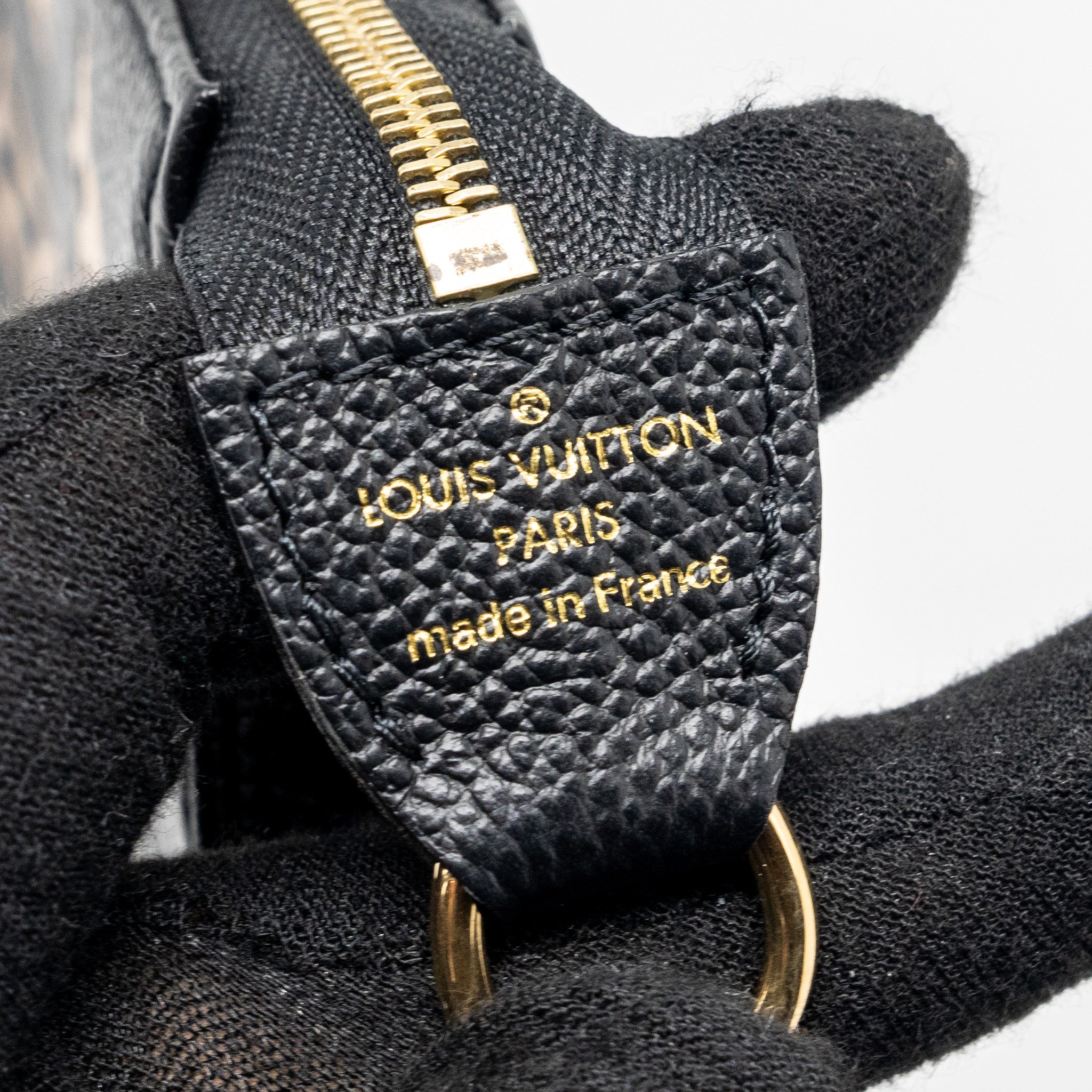 AAA Replica Louis Vuitton LV MINI POCHETTE ACCESSORIES BICOLOUR MONOGRAM EMPREINTE GHW