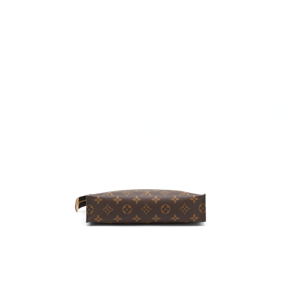 AAA Replica Louis Vuitton LV TOILETRY POCHETTE 26CM MONOGRAM CANVAS