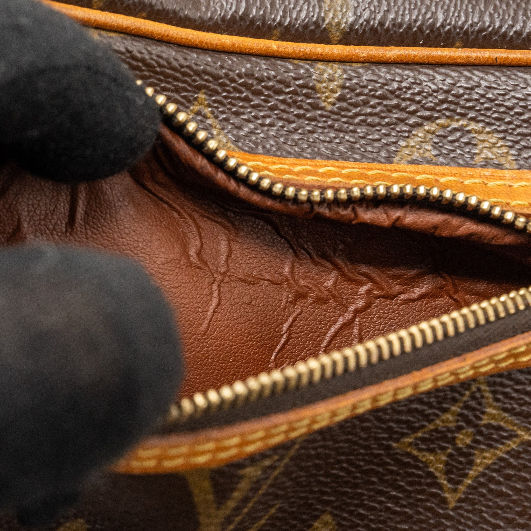 AAA Replica Louis Vuitton LV VINTAGE CITE CLUTCH POCHETTE MONOGRAM CANVAS GHW