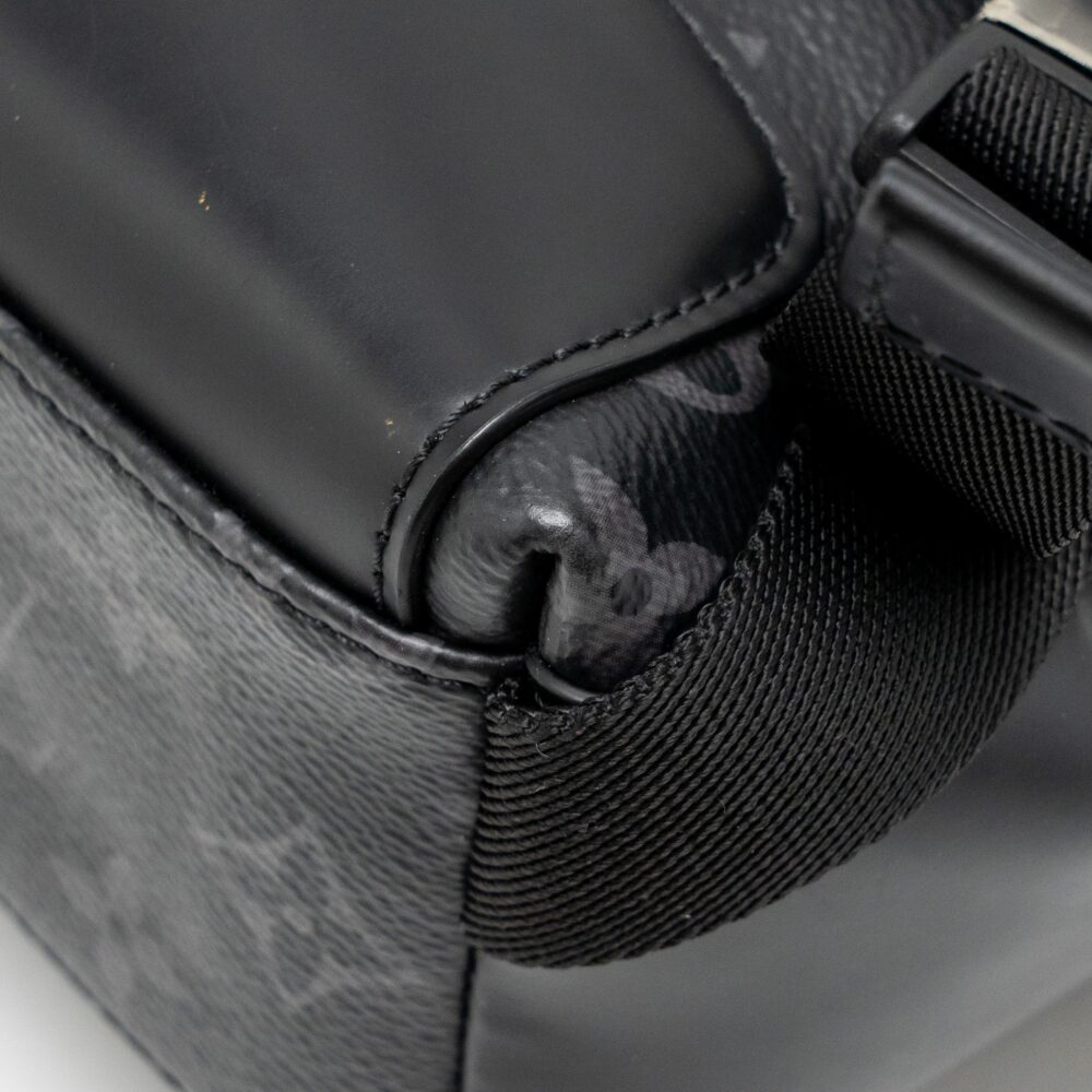 AAA Replica Louis Vuitton LV MESSENGER VOYAGER PM MONOGRAM CANVAS BLACK SHW