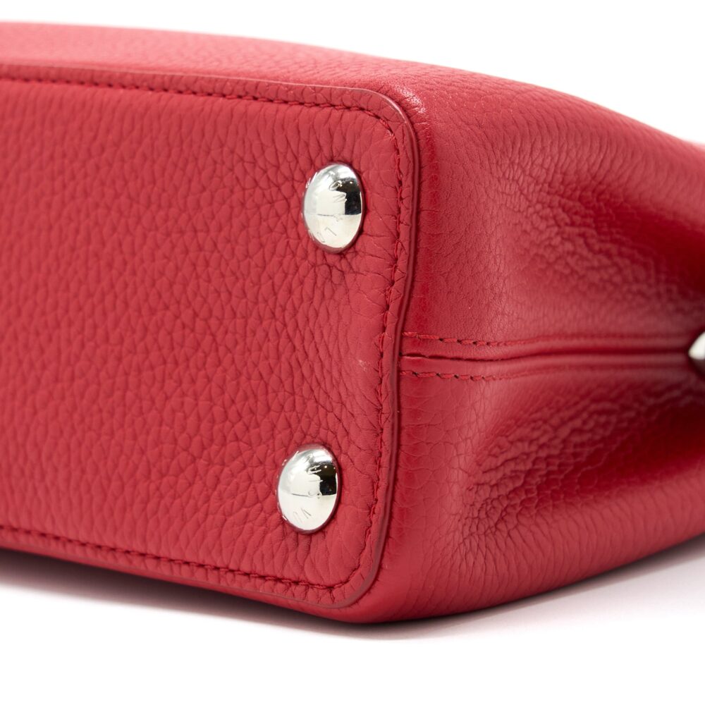 AAA Replica Louis Vuitton LV CAPUCINES BB TAURILLON RED GHW