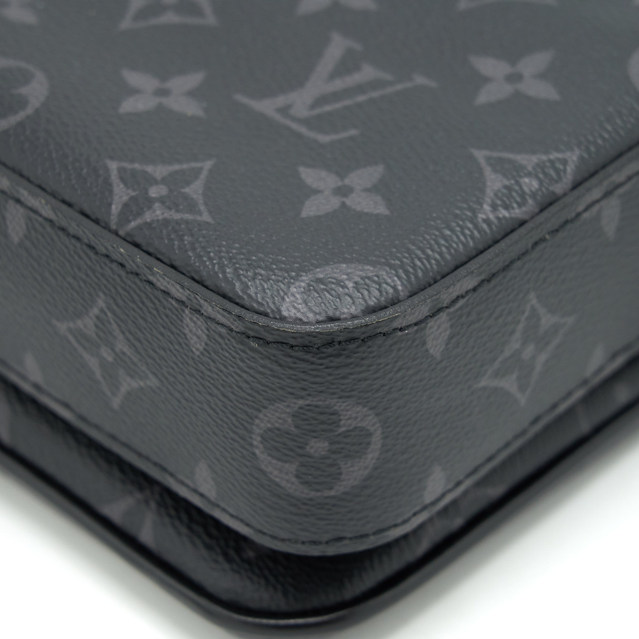 AAA Replica Louis Vuitton LV TRIO MESSENGER MONOGRAM ECLIPSE CANVAS SHW