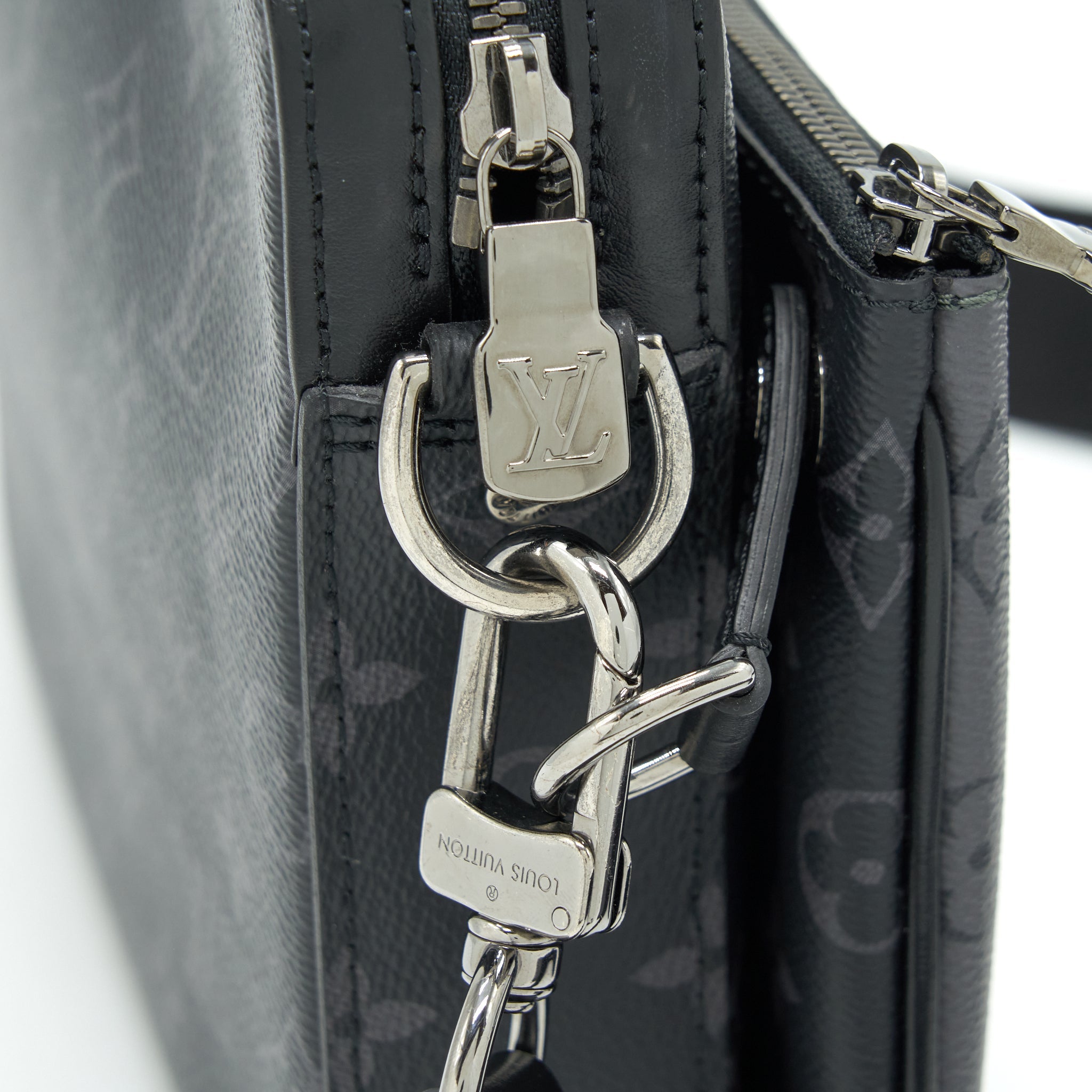 AAA Replica Louis Vuitton LV TRIO MESSENGER MONOGRAM ECLIPSE CANVAS SHW