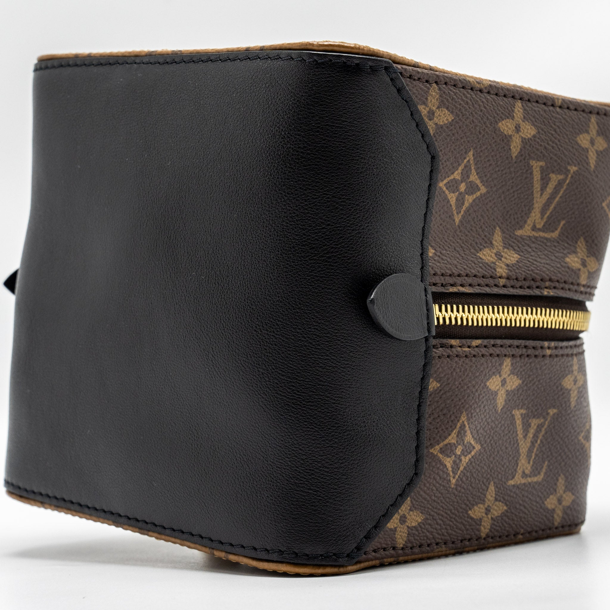 AAA Replica Louis Vuitton LV SQUARE BAG MONOGRAM REVERSE CANVAS GHW