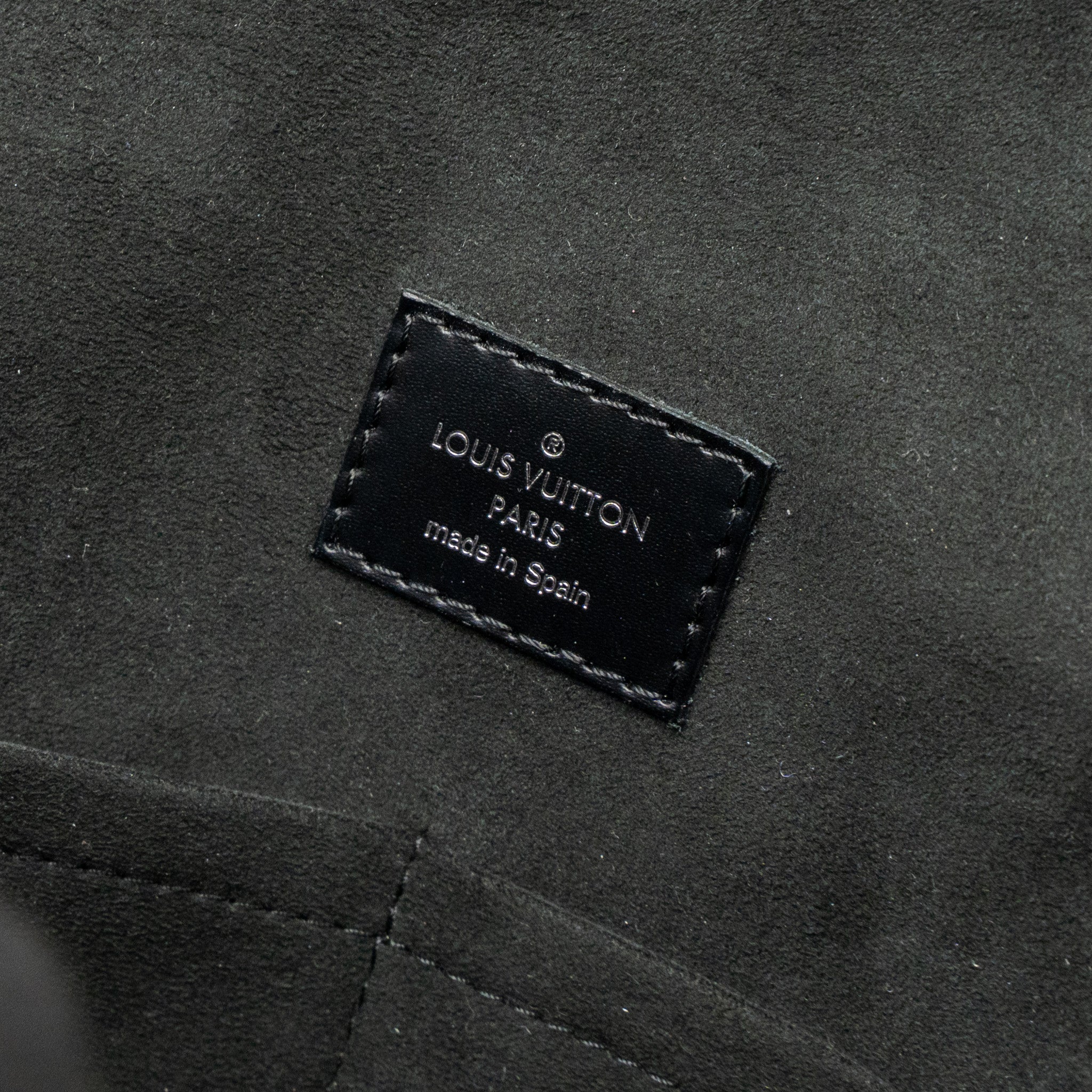 AAA Replica Louis Vuitton LV CLUNY MM EPI BLACK SHW