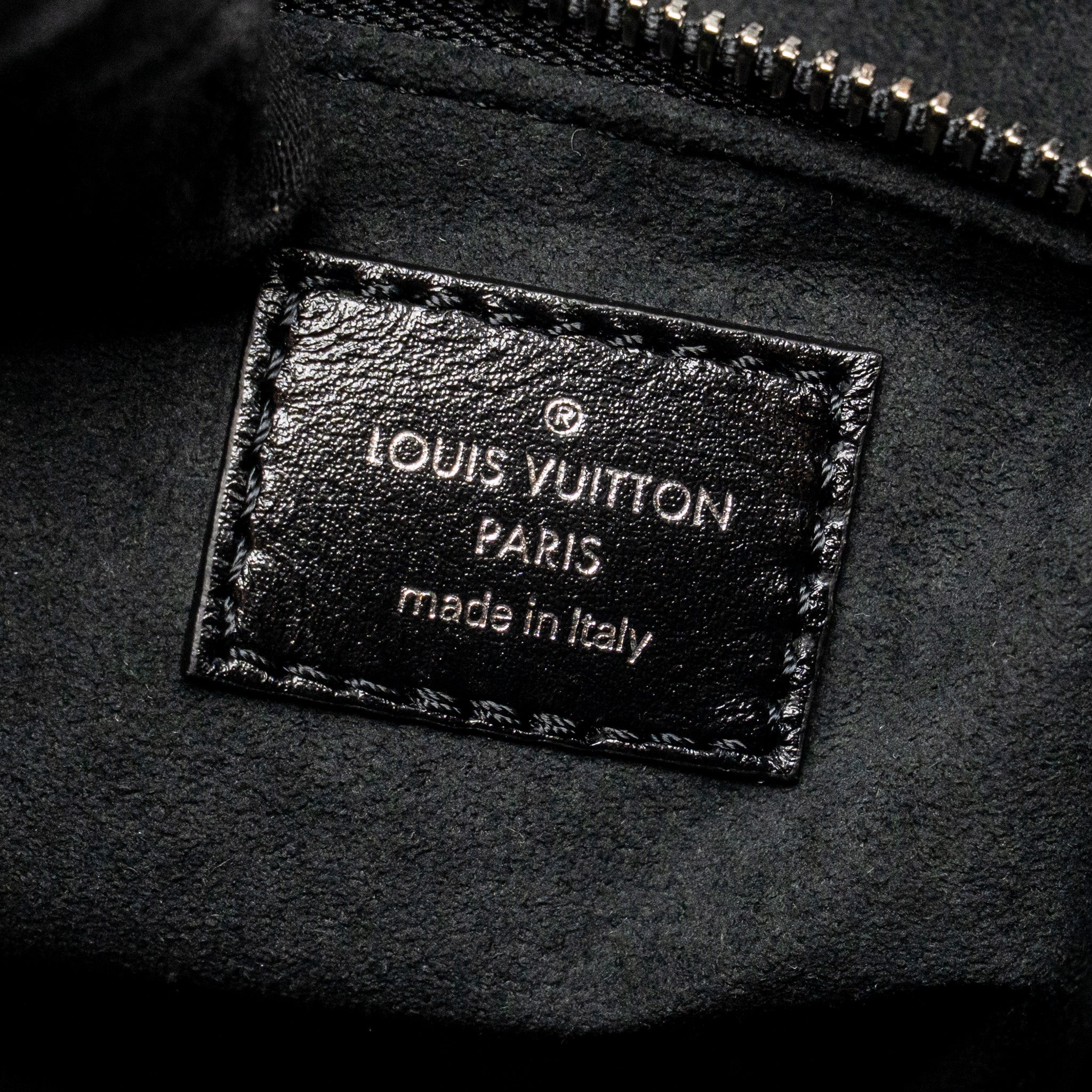 AAA Replica Louis Vuitton LV Carryall Vibe MM Lambskin/Monogram Canvas Black SHW M25143